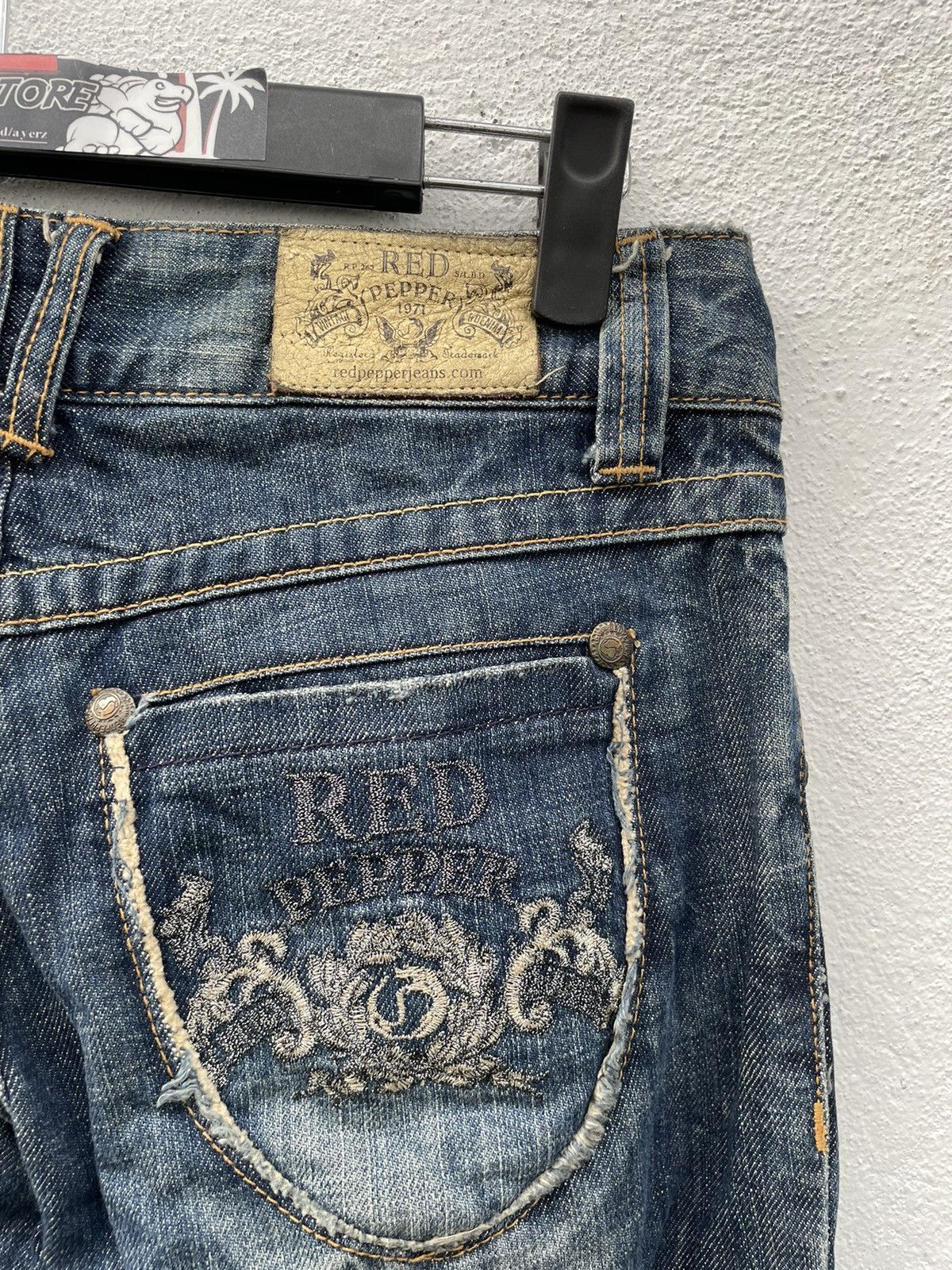 If Six Was Nine × Japanese Brand Vintage Y2K Red Pepper Gold Label Flare Low Rise Denim Jeans Size US 30 / EU 46 - 14 Thumbnail