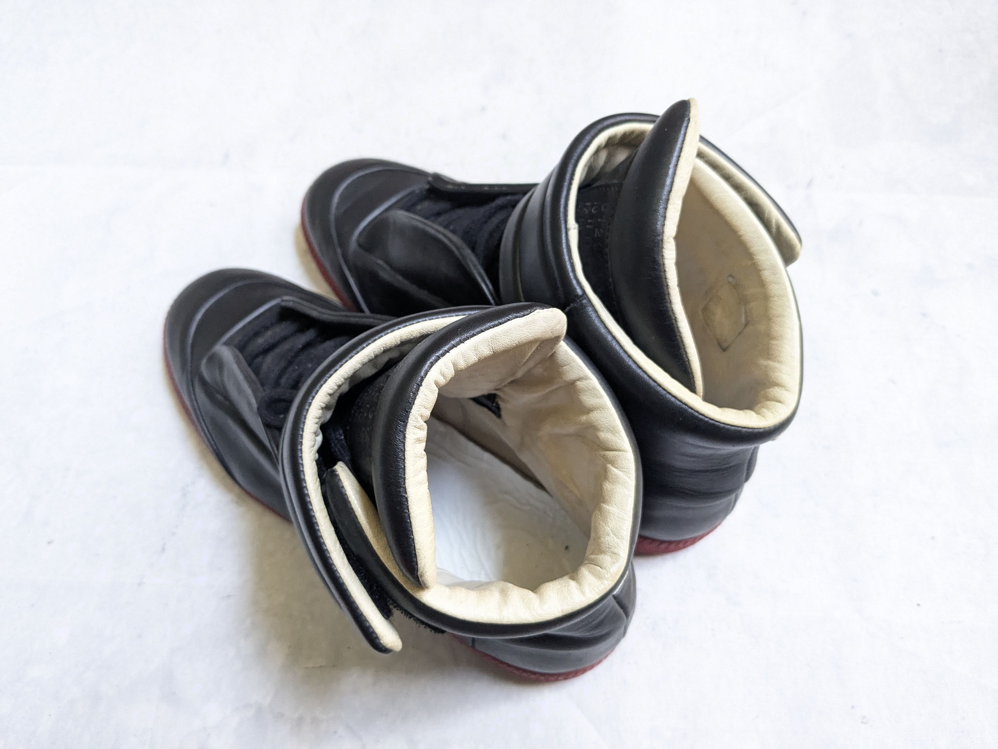Maison Margiela Maison Margiela Future Sneakers Black Red 8 41 High Tops Size US 8 / EU 41 - 14 Thumbnail