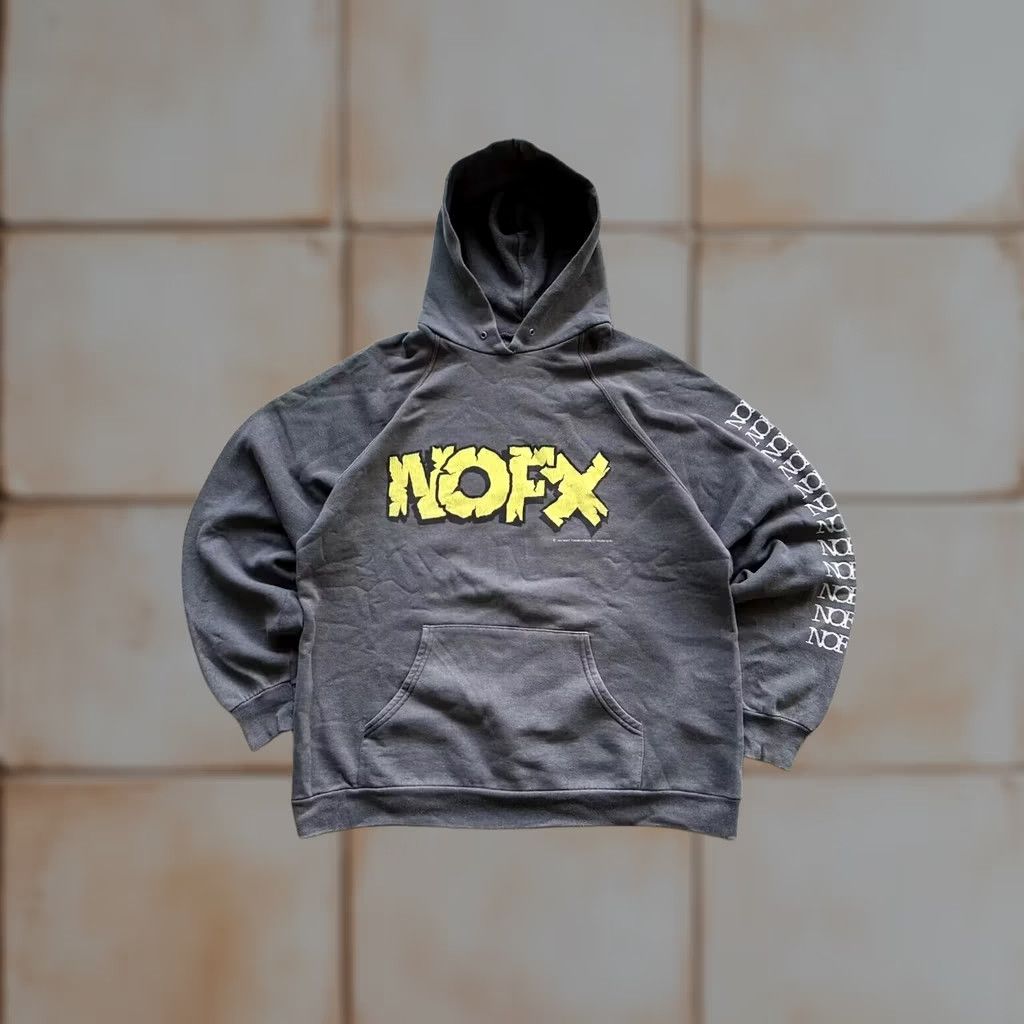 Vintage VINTAGE NOFX PUNK IN DRUBLIC WORLD TOUR HOODIE MEN XL Gray Shirt Hoodie Mens XL Size US XL / EU 56 / 4 - 1 Thumbnail