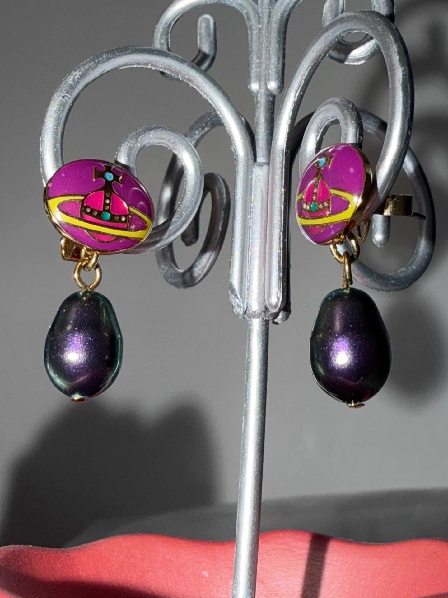 Vivienne Westwood Vivienne Westwood Orb Saturn Enamel Pearl Earrings Size ONE SIZE - 1 Thumbnail