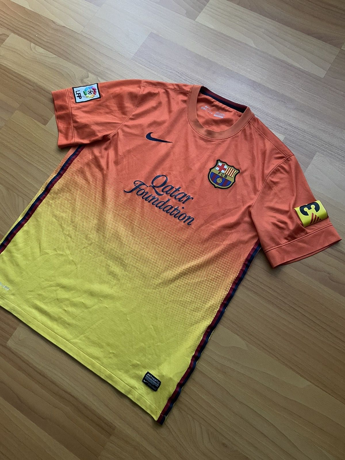 Nike Vintage NIKE FC Barcelona 2012-2013 Away Football Jersey Size US L / EU 52-54 / 3 - 3 Thumbnail