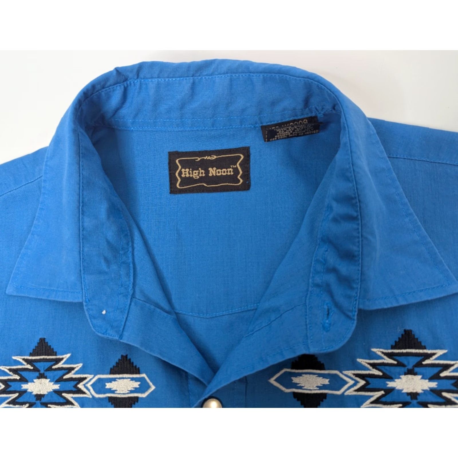 Vintage VINTAGE High Noon Shirt Mens M Blue Short Sleeve Embroidered Aztec Design Cowboy Western Snap Front Button-Up Size US 31 - 7 Thumbnail