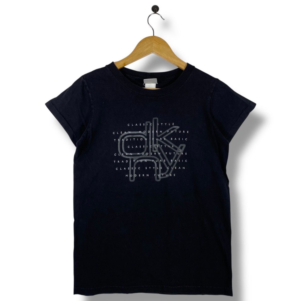 DKNY Vintage DKNY CLASSIC Graphic Women Tops Tee Shirt Small Size Size S / US 4 / IT 40 - 1 Thumbnail