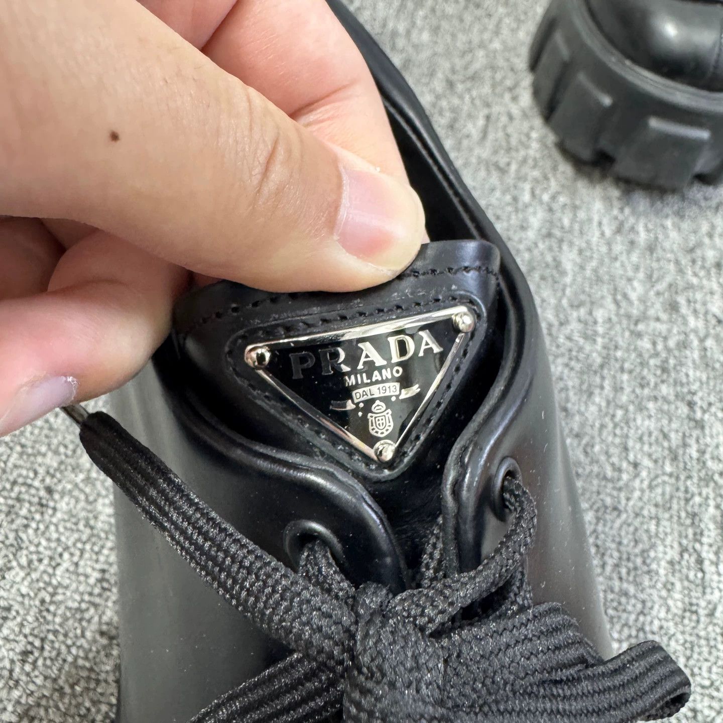 Prada Prada Triangle Logo Dress Shoes 39 95 New Cracked Size US 8.5 / IT 38.5 - 3 Thumbnail