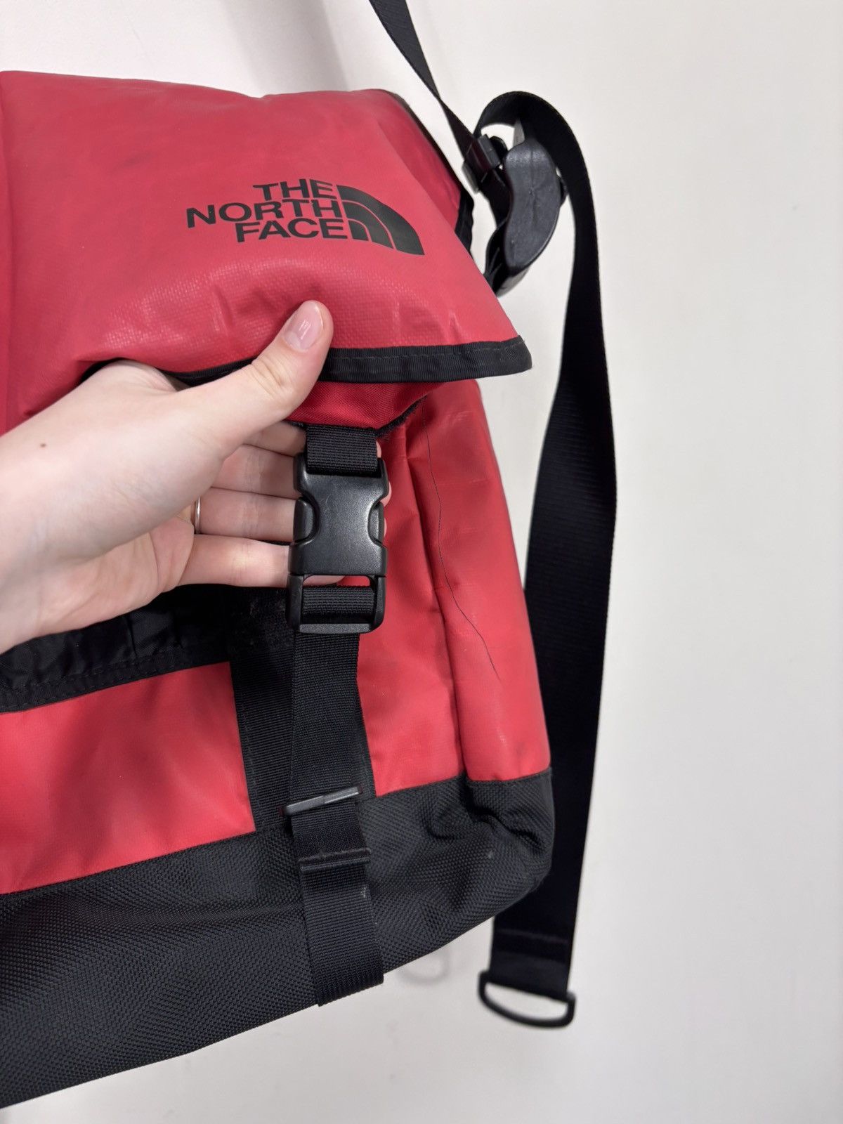 The North Face The North Face Base Camp Voyager Messenger Bag Red Outdoor Size ONE SIZE - 6 Thumbnail