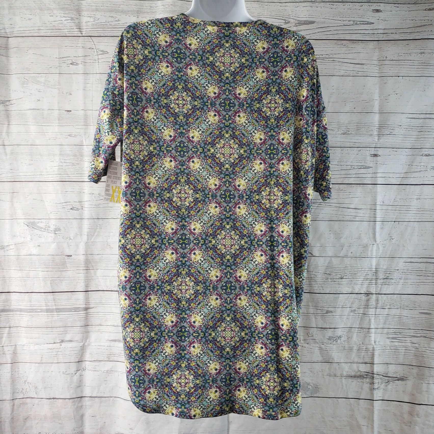 Vintage LuLaRoe Womens Irma Top Sz 2XS Blue Green Kaleidoscope Short Sleeve Shirt Womens 2XS Tunic Casual Pullover Round Neck Polyester Blend Vintage No 90s? Size XXS / US 00 / IT 34 - 3 Thumbnail