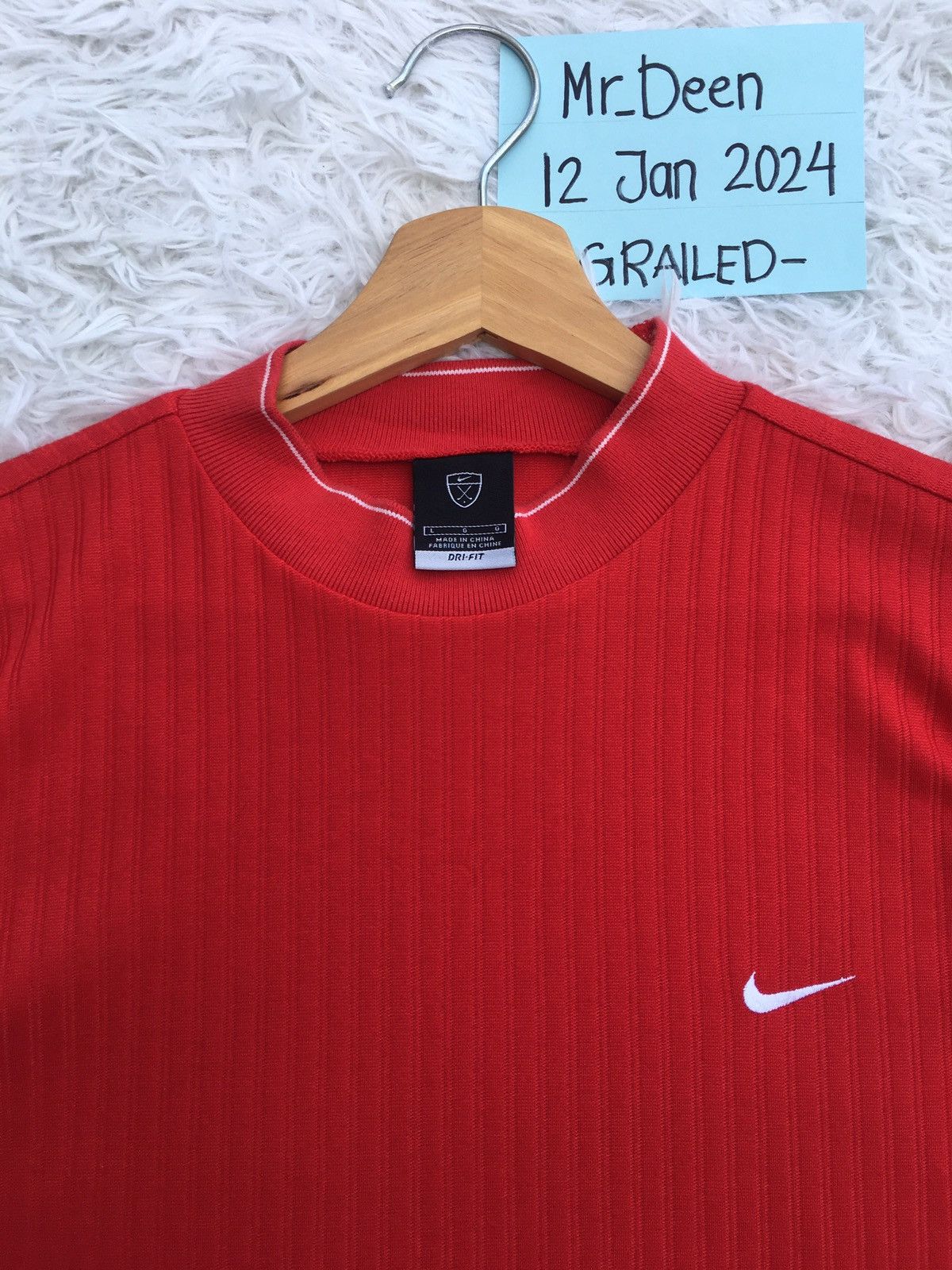Nike Rare Vintage Nike Swoosh Logo Tshirt Size US L / EU 52-54 / 3 - 7 Thumbnail