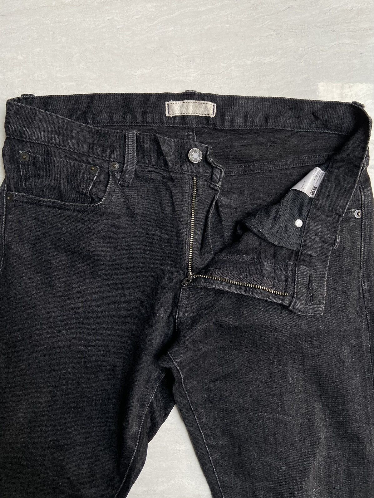 Uniqlo UNIQLO Black Selvedge Denim Size US 32 / EU 48 - 9 Thumbnail