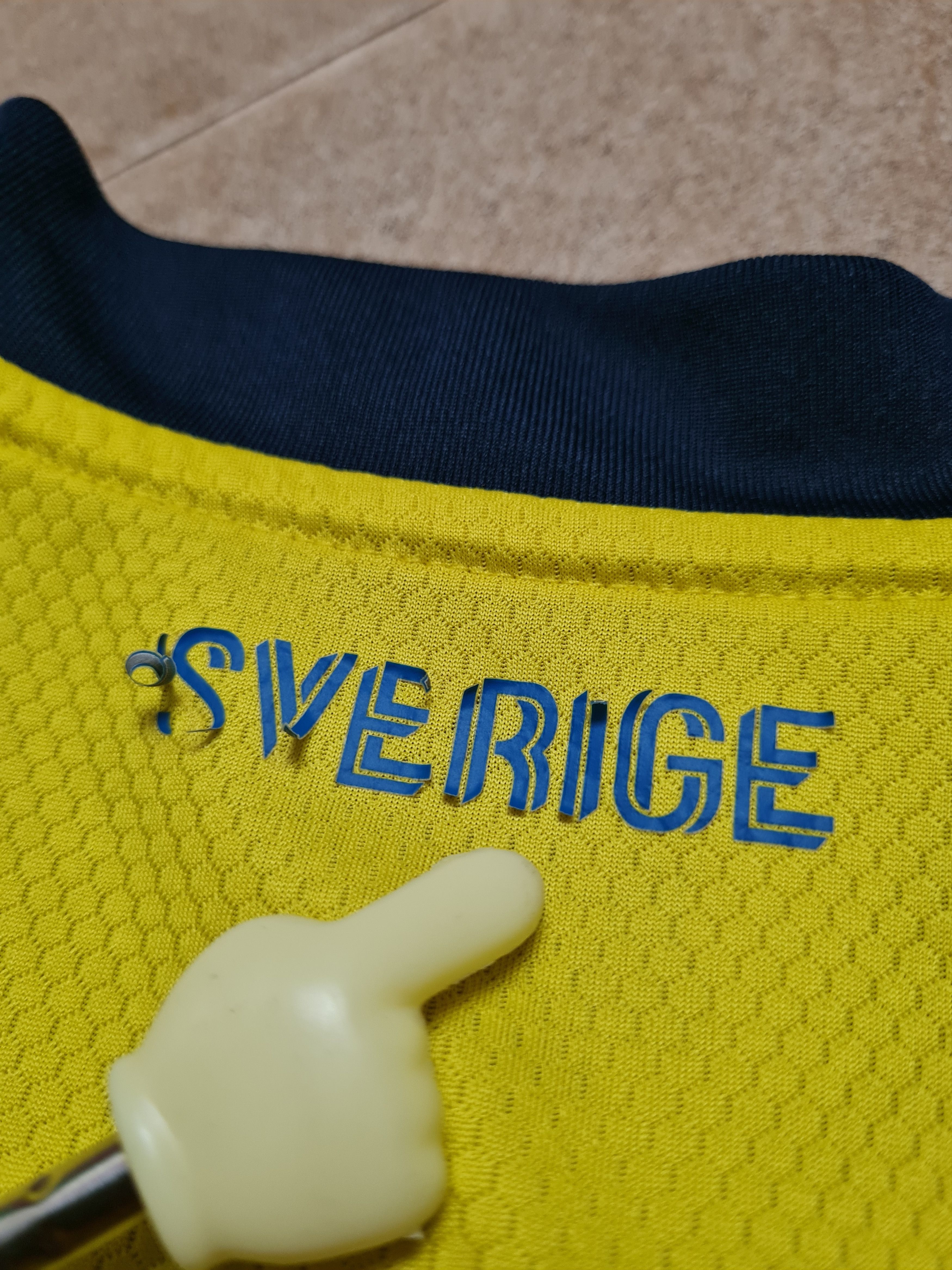 Adidas Sweden 2020-2021 Home Football Adidas Shirt Camiseta FH7613 Size US S / EU 44-46 / 1 - 15 Thumbnail