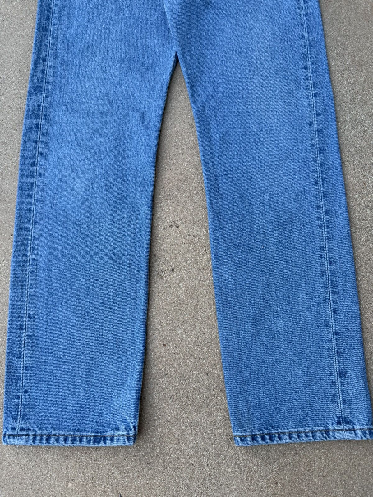 Levi's Vintage 90s Levi’s 501xx Buttonfly Straight Leg Jeans 31x31 Size US 31 - 3 Thumbnail