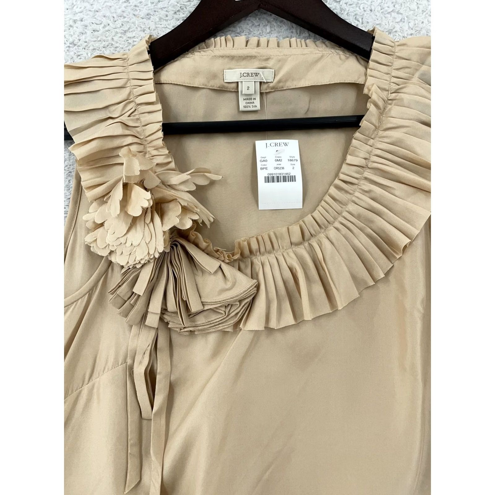 J.Crew J.Crew Blouse Top Women's 2 Beige Silk Sleeveless Round Neck Ruffle Applique Sleeveless Shirt Women Beige Silk Blouse 2 Size XS / US 0-2 / IT 36-38 - 3 Thumbnail