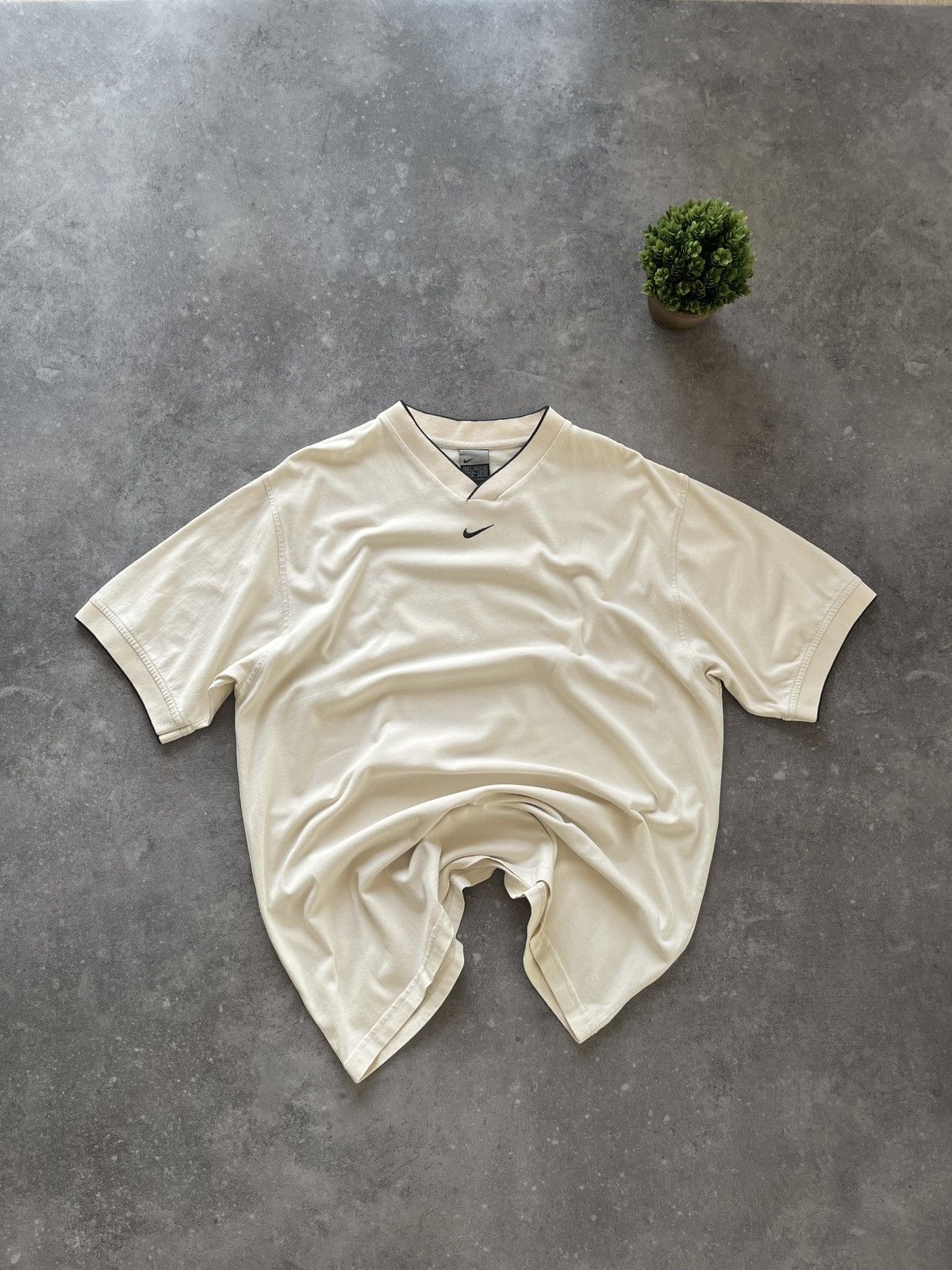 Nike Vintage Y2K NIKE Central Swoosh T-shirt 90s Retro USA Brand Size US L / EU 52-54 / 3 - 2 Thumbnail