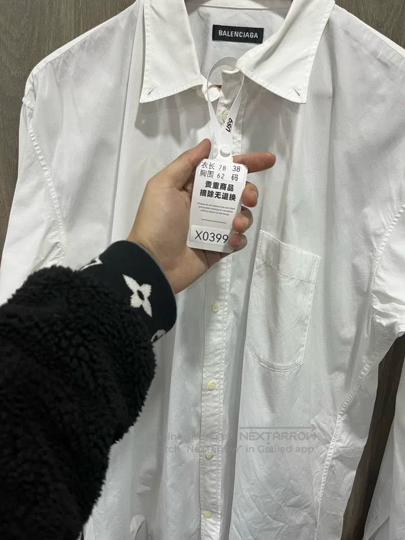Balenciaga Balenciaga White and Blue Back Letter Shirt Size XS / US 0-2 / IT 36-38 - 7 Thumbnail