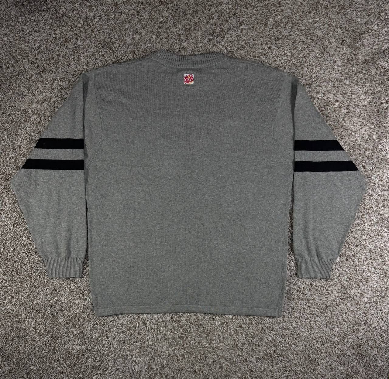 Akademiks Vintage Akademiks Knit Black Logo Striped Sleeves Size US XXL / EU 58 / 5 - 12 Thumbnail