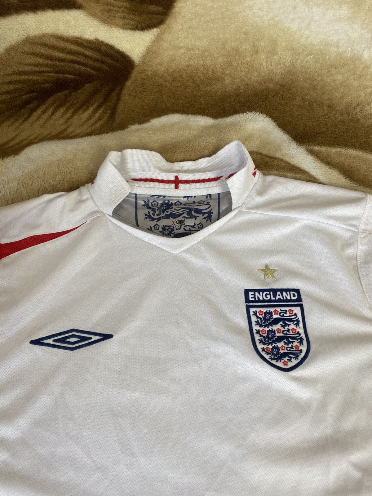 Umbro × Vintage 🔥 UMBRO ENGLAND 2005 2007 HOME FOOTBALL SOCCER JERSEY tshirt Size US L / EU 52-54 / 3 - 2 Thumbnail