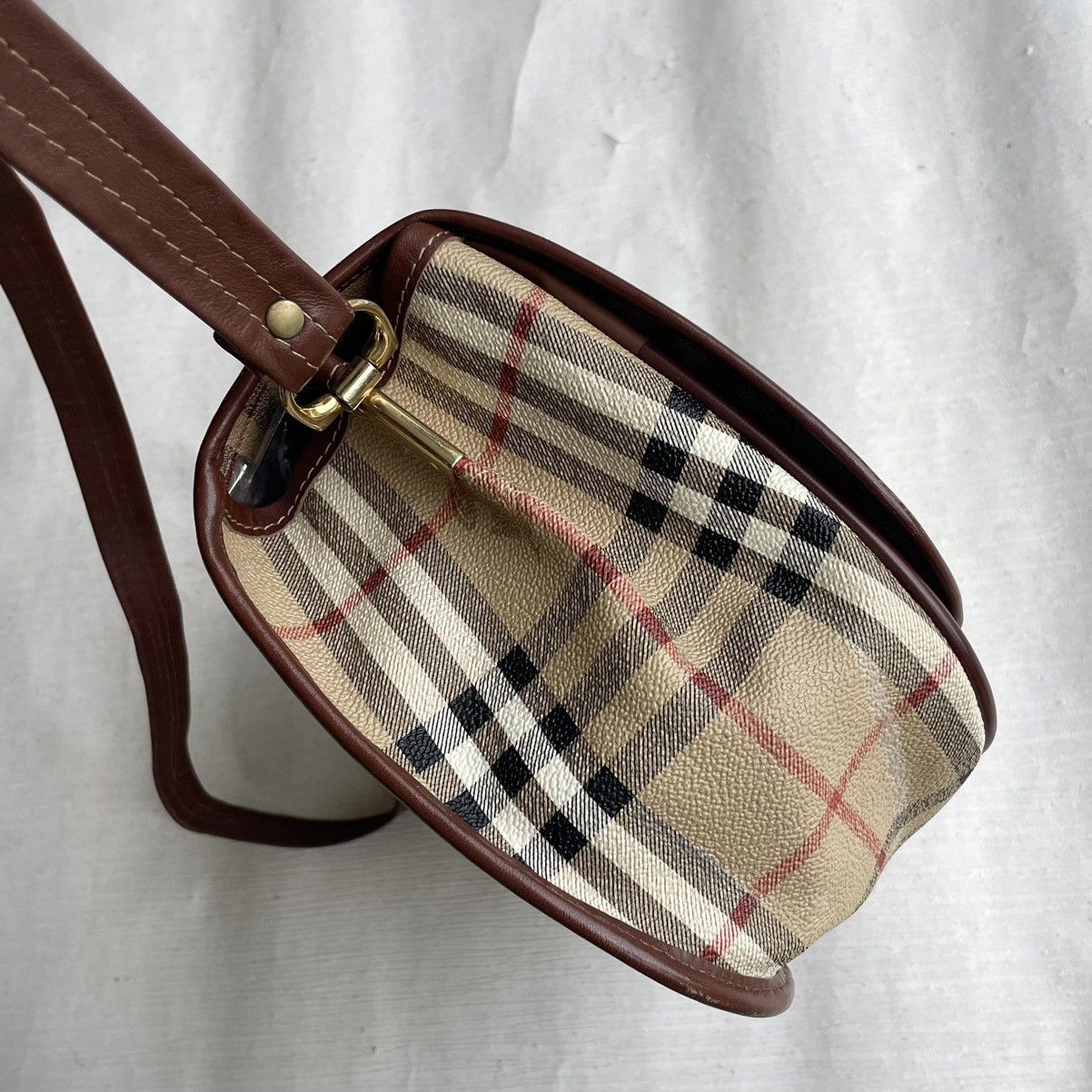 Burberry × Leather × Vintage 🔥 Vintage Burberry Nova Check Hayamarket Crossbody Size ONE SIZE - 22 Thumbnail