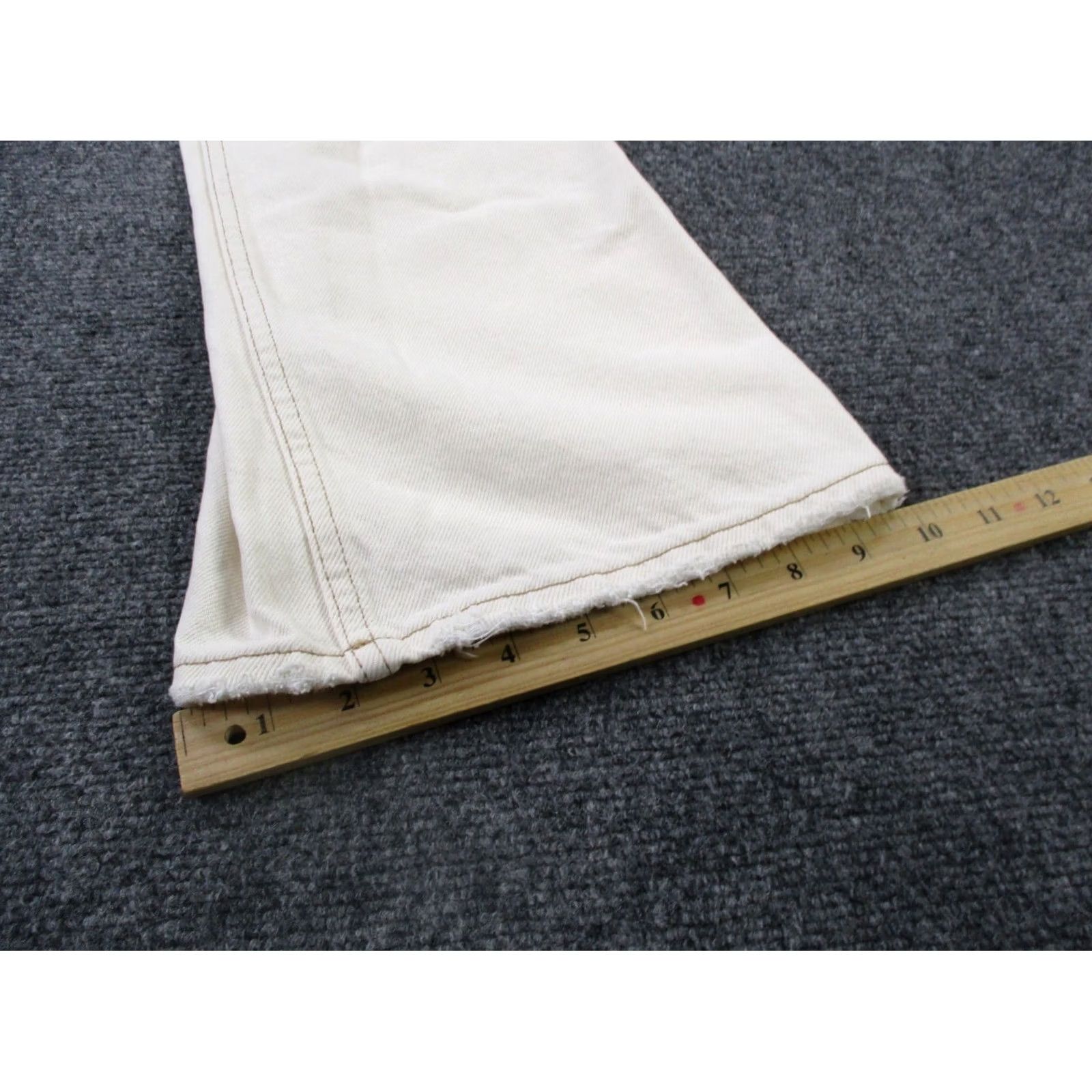 Free People Free People Jeans Womens 28 White Denim Flared Hippie Slimming Casual Regular Cotton Denim 33 Inseam Girls? Size 28" / US 6 / IT 42 - 5 Thumbnail