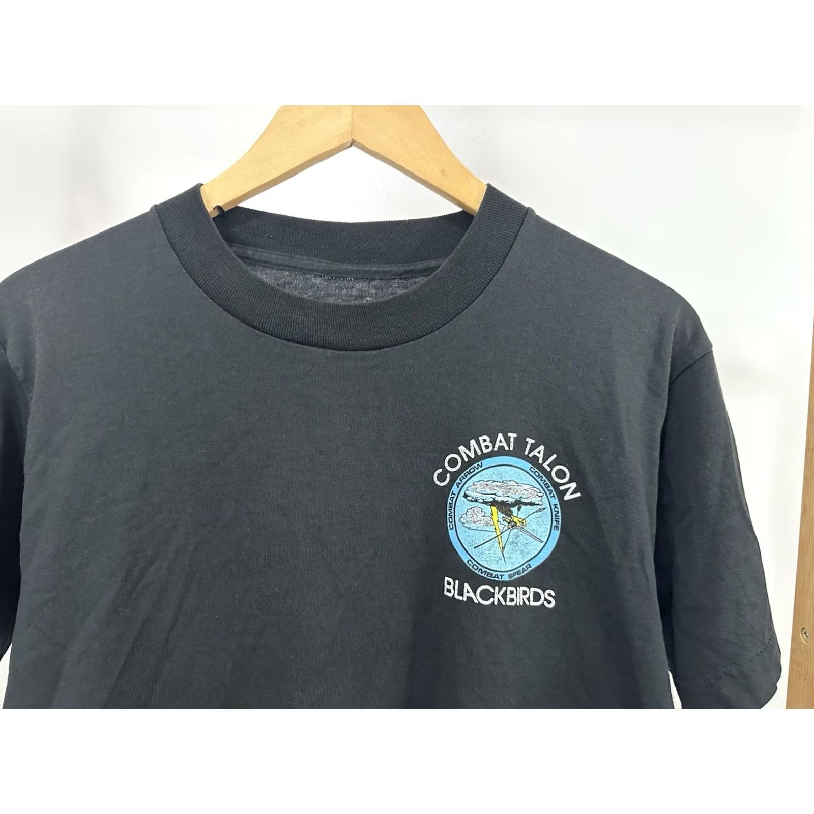 Vintage VTG 80s US Air Force Special Operations Forces Combat Talon Blackbird T-Shirt L Mens Black USAF Military Shirts 80s Vintage USAAF Top Size US L / EU 52-54 / 3 - 6 Thumbnail