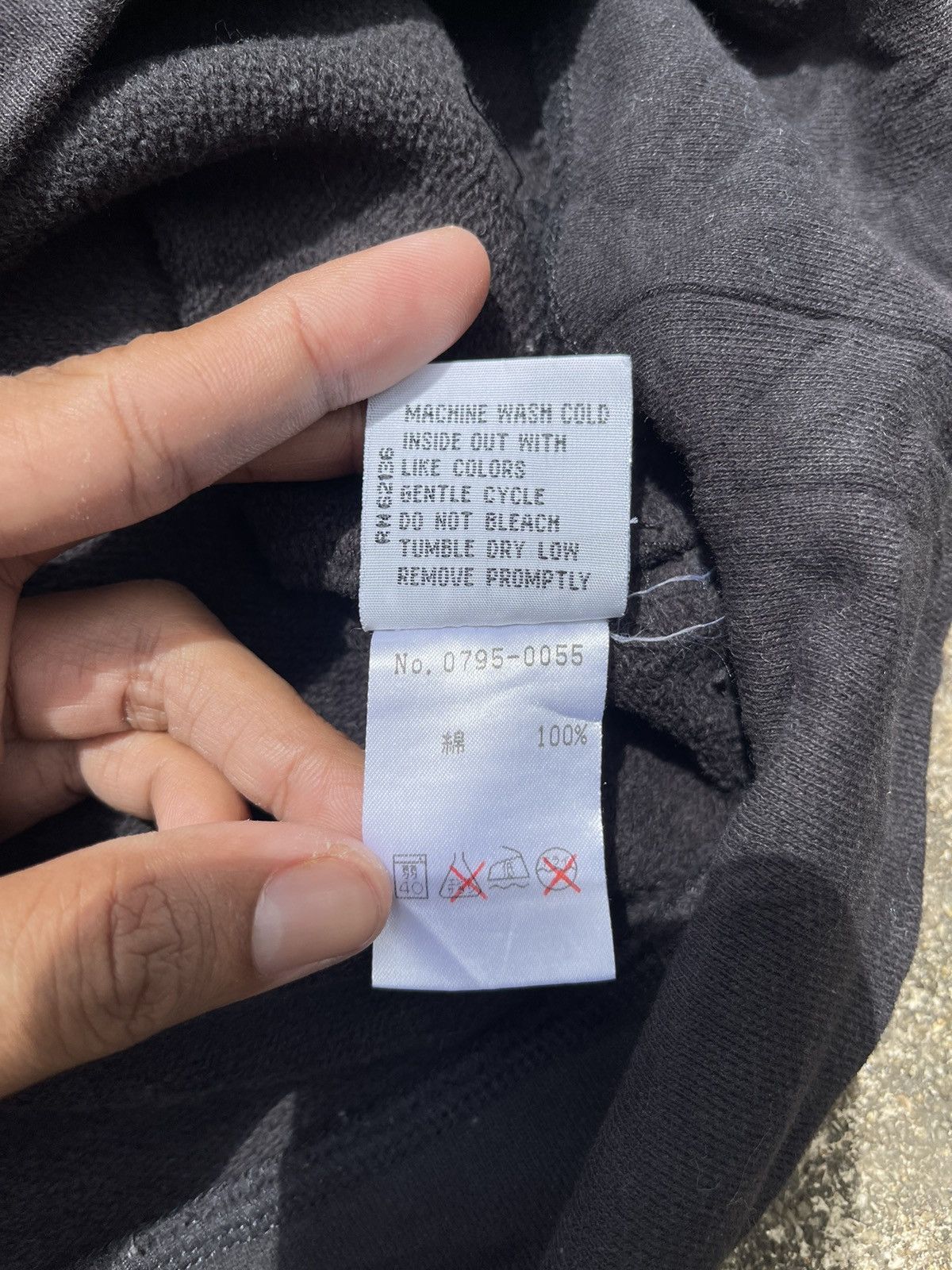 Guess Guess USA Vintage Sweatshirt Faded Black Made in Taiwan Size US M / EU 48-50 / 2 - 14 Thumbnail