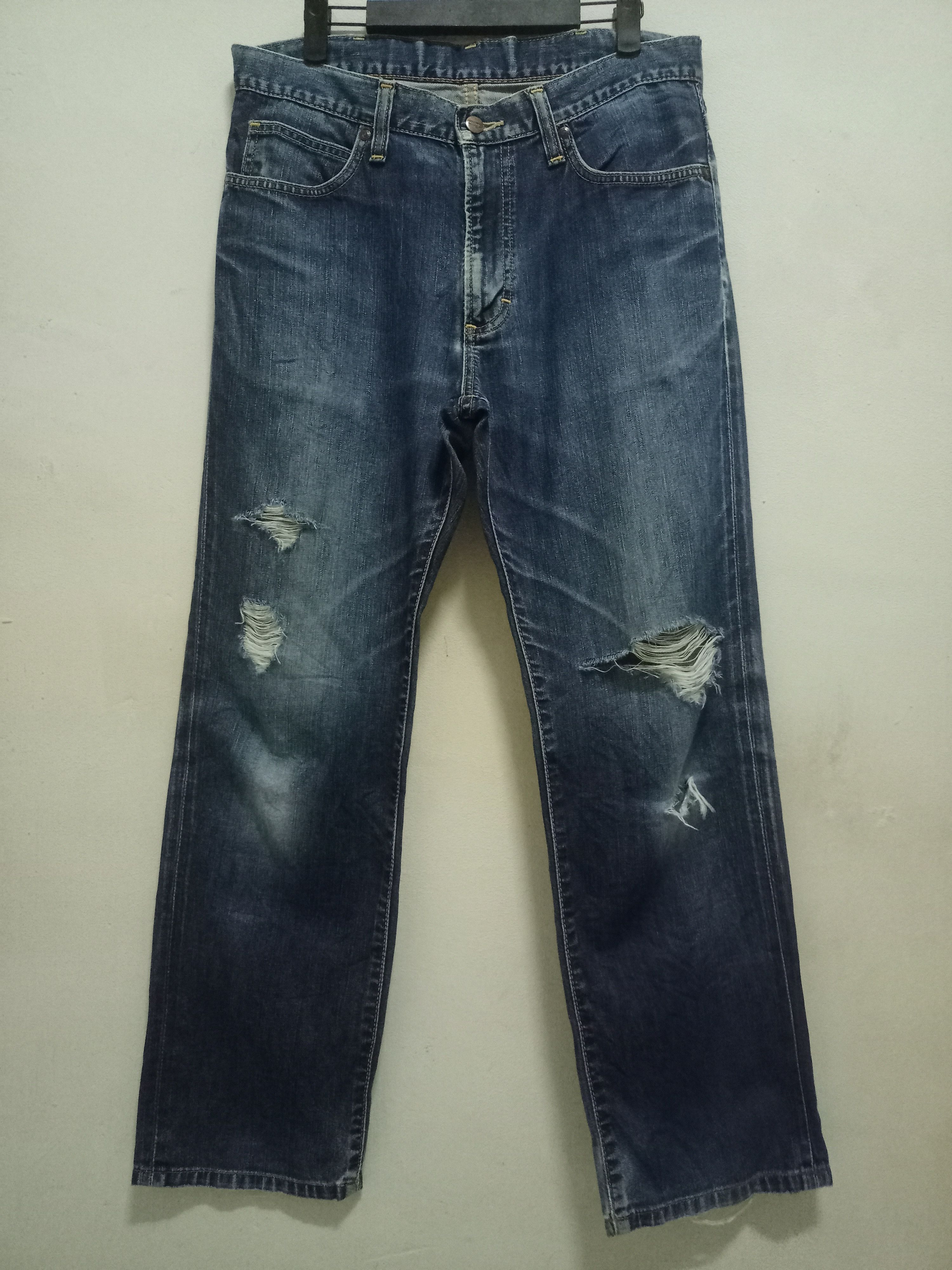 Wrangler Vintage Wrangler Blue Wash Distressed Baggy Jeans 32x28 Size US 32 / EU 48 - 1 Thumbnail