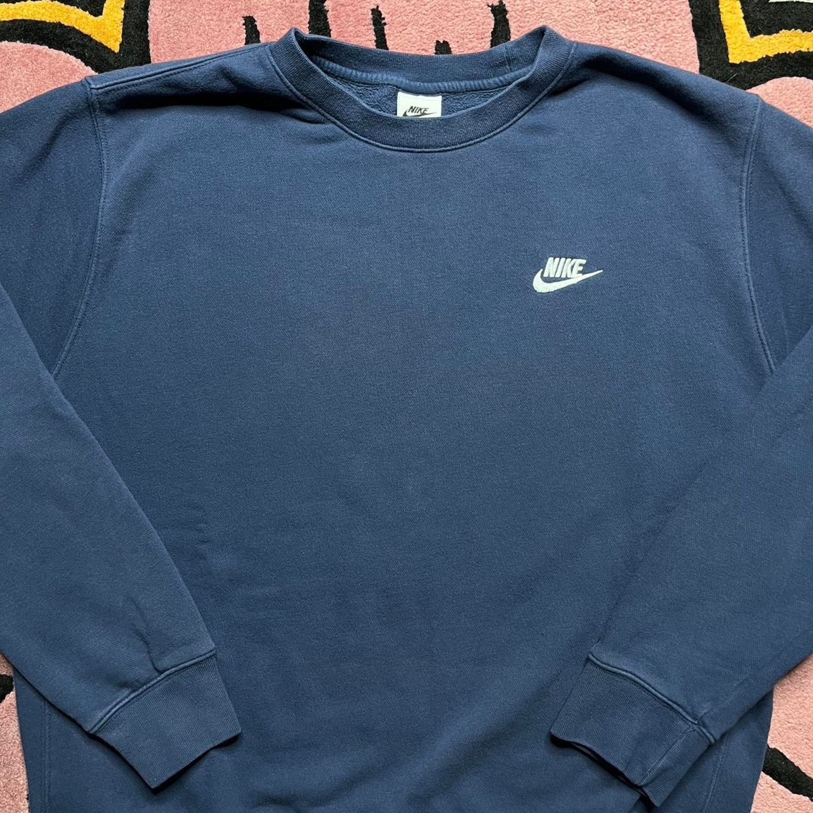 Nike Nike Sportswear Embroidered Logo Crewneck Sweatshirt Large Size US L / EU 52-54 / 3 - 2 Thumbnail