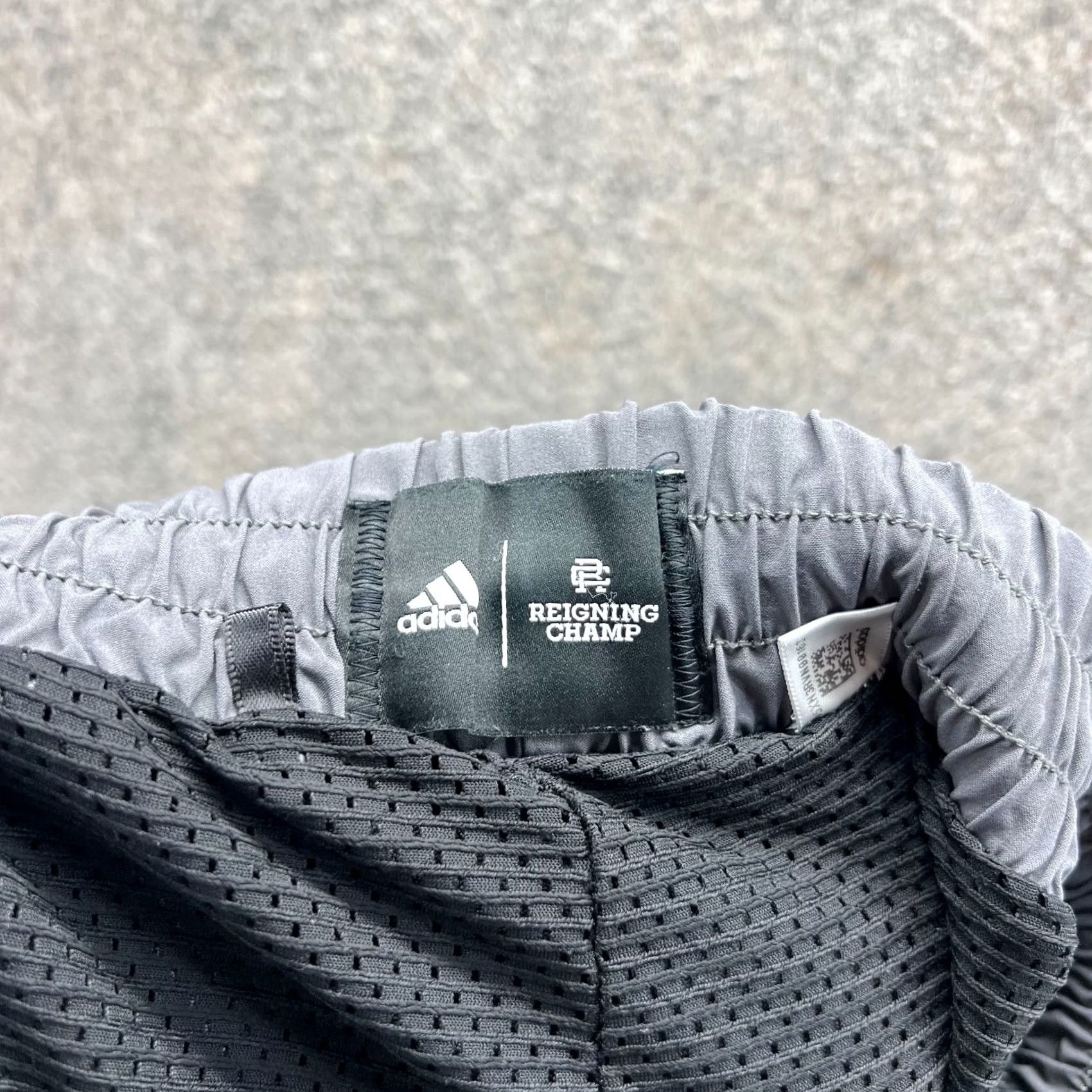 Adidas Adidas Shorts Mens M Gray Athletic Reigning Champ Basketball Lined CE2458 Casual Sportswear Shorts Regular Fit Mid Gray Mens Size US 31 - 7 Thumbnail