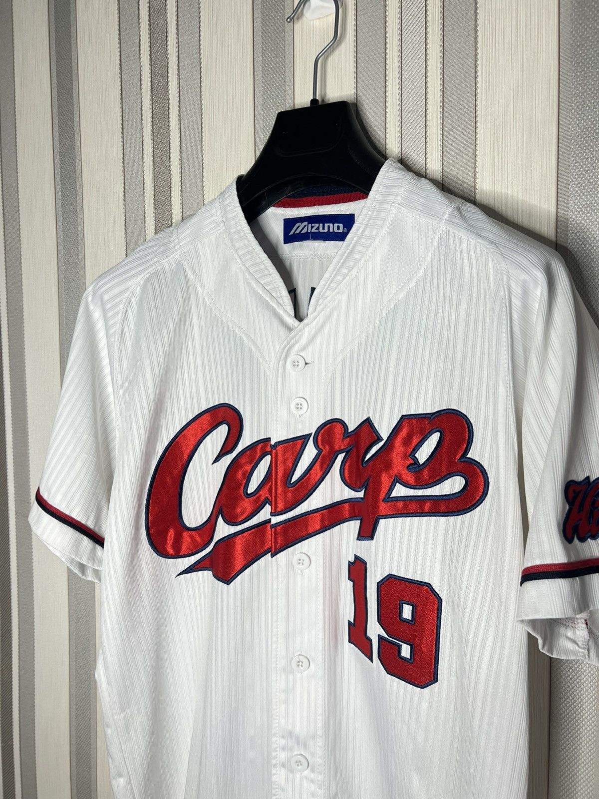 Mizuno Hiroshima Toyo Carp Mizuno Baseball Jersey #19 Nomura Size US M / EU 48-50 / 2 - 4 Thumbnail