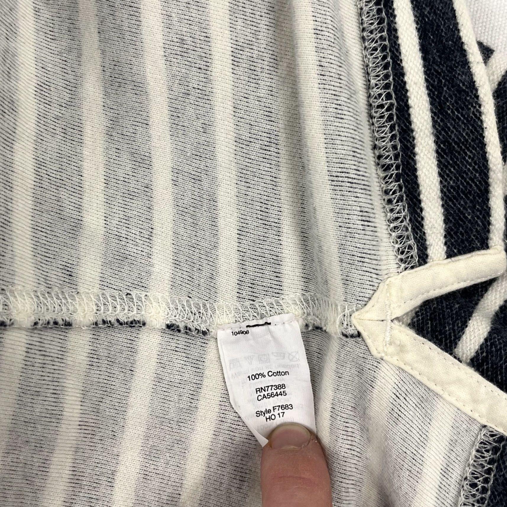 J.Crew J.CREW Hoodie Mens Large Blue White Striped Cotton Casual Preppy Henley F7683 Size US L / EU 52-54 / 3 - 7 Thumbnail