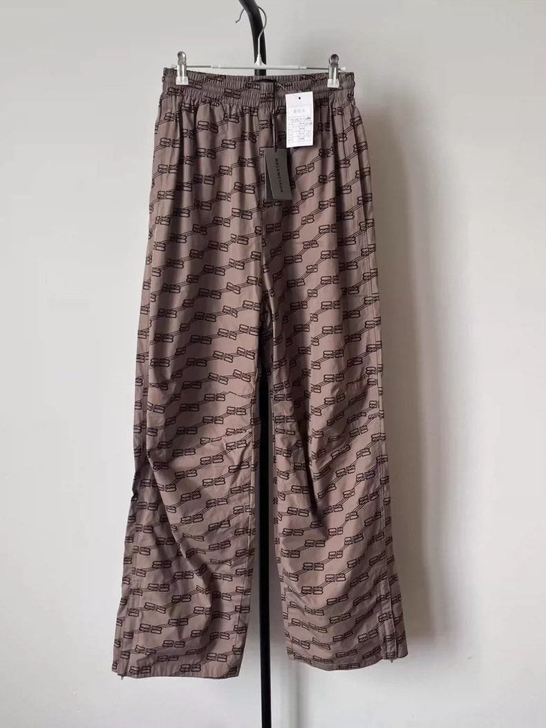 Other Balenciaga size XS Full monogram Logo printed straight-leg Size US 27 - 1 Thumbnail