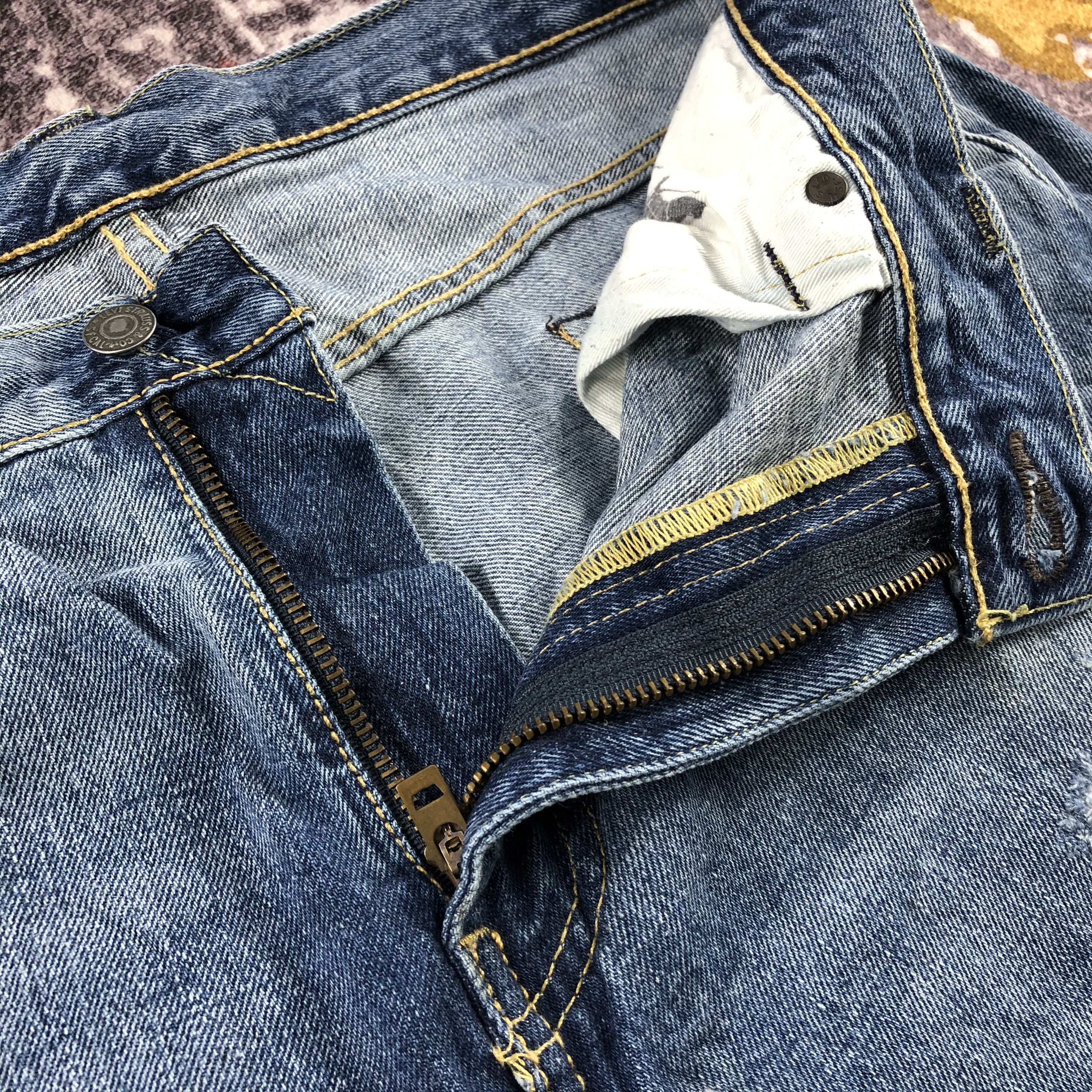 Levi's × Vintage Vintage Blue Wash Levis 569 Jeans-JM2996 Size US 36 / EU 52 - 14 Thumbnail