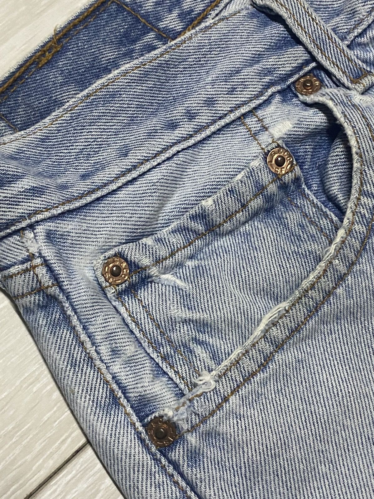 Levi's Vintage Levis 501 Light Faded Blue Distressed Loose Jeans Size US 30 / EU 46 - 7 Thumbnail