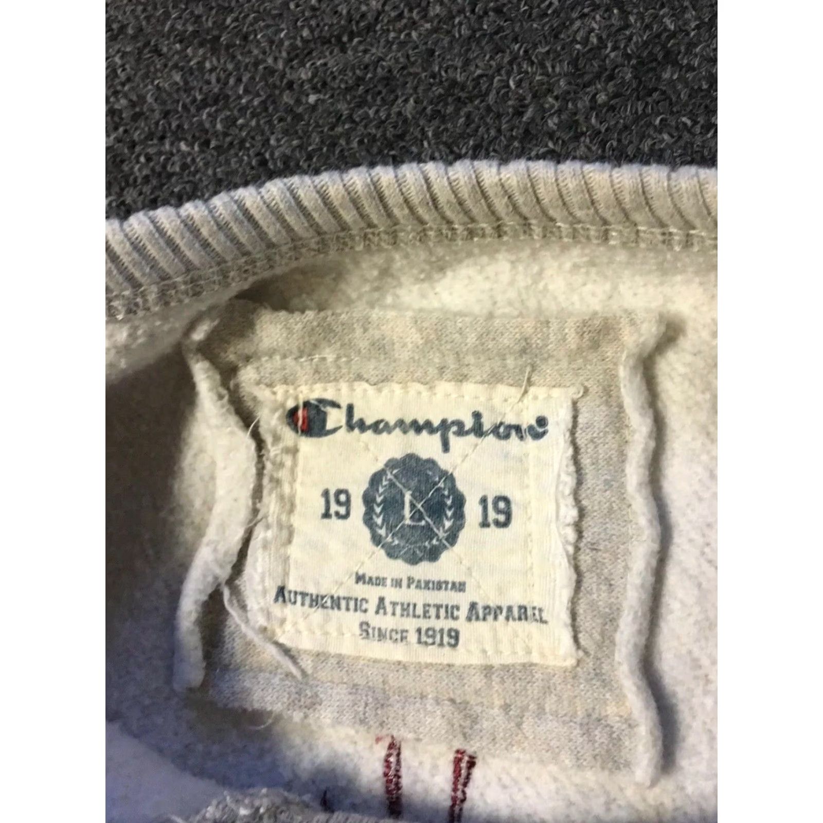 Champion VINTAGE Champion PKT #15 Sweatshirt L Basketball Gray Mens Sweatshirt 90s Sports NBA Retro Modern Hip Hop Logo Size US L / EU 52-54 / 3 - 5 Thumbnail