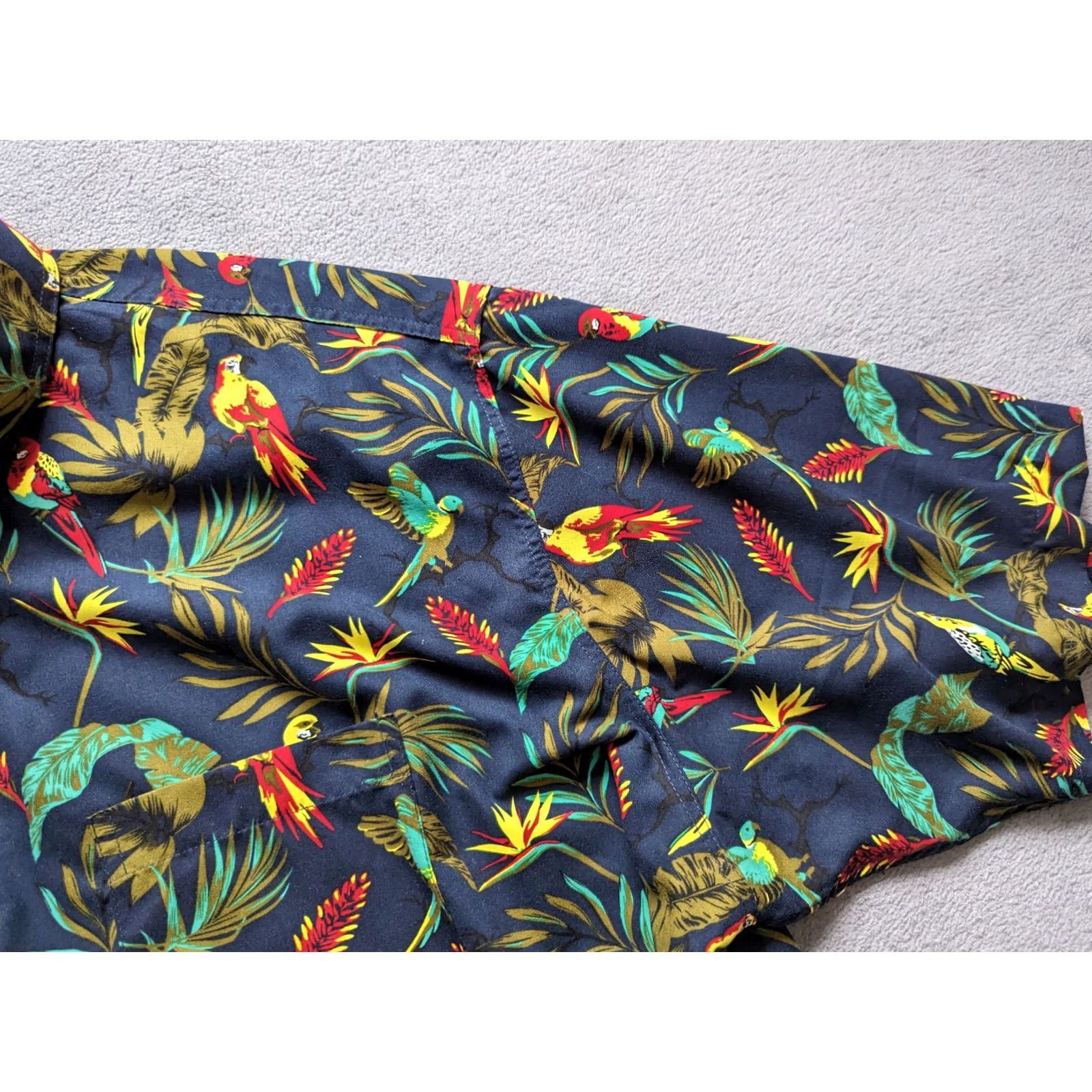 Cotton Traders Cotton Traders Parrots Button-Up Short Sleeve Shirt Mens 3XL Multicolor Cotton Traders Shirt Mens 3XL Short Sleeve Parrots Button-Up Mens Size US XXL / EU 58 / 5 - 4 Thumbnail