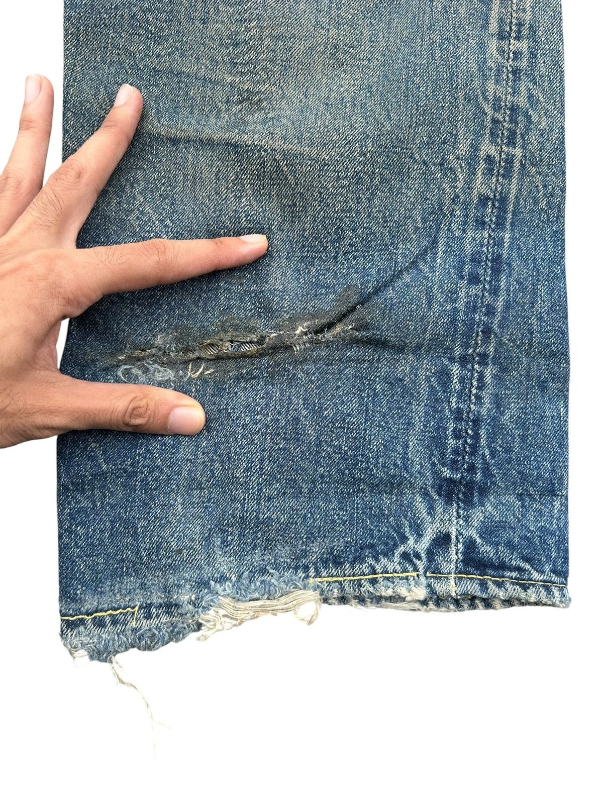 Levi's 50s Vintage Levis big E Hidden Rivet Thrashed Denim Jeans Size US 35 - 14 Thumbnail