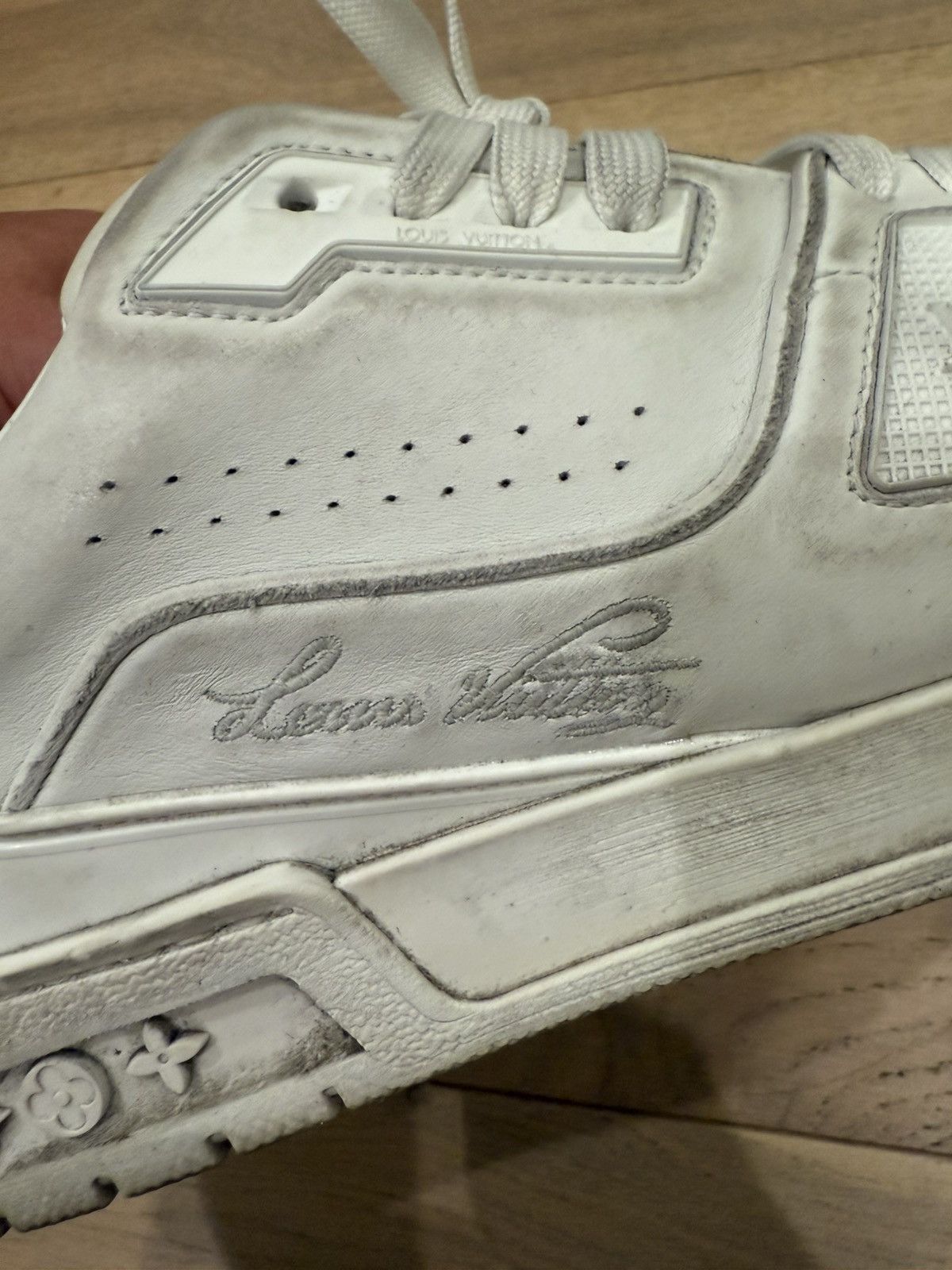 Louis Vuitton LV TRAINER DISTRESSED LEATHER - WHITE Size US 9.5 / EU 42-43 - 13 Thumbnail