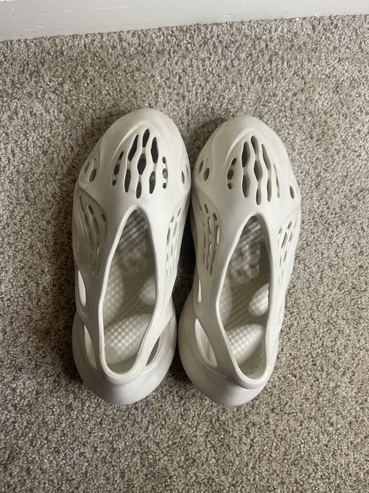 Yeezy Yeezy Foam Runner Sand Size US 9 / EU 42 - 5 Thumbnail