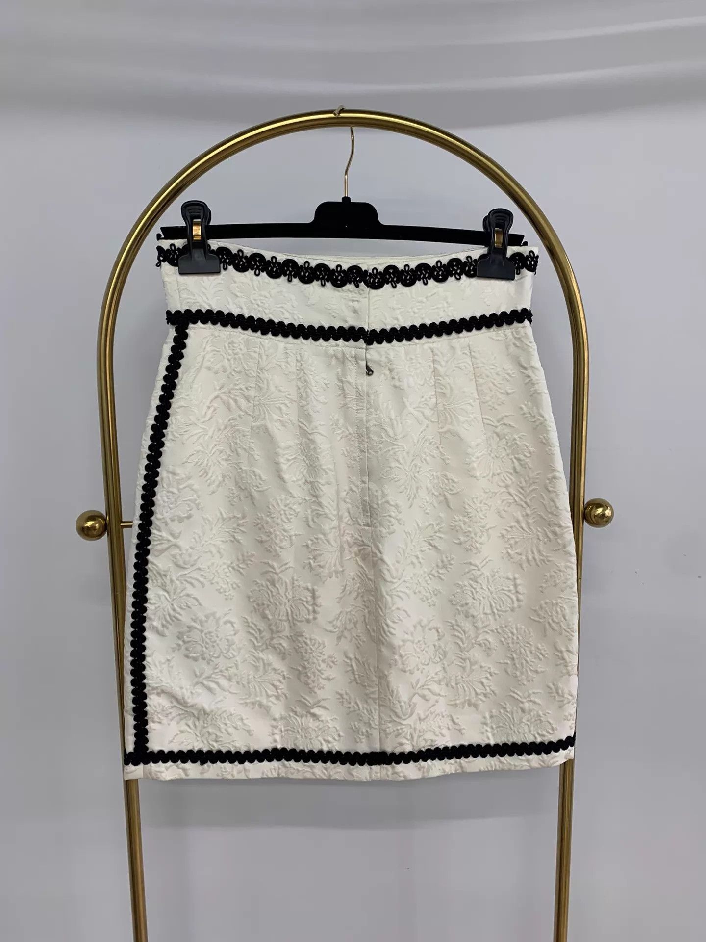 Dolce & Gabbana Dolce&Gabbana Black & White Embossed Skirt 42 New Size 28" / US 6 / IT 42 - 3 Thumbnail