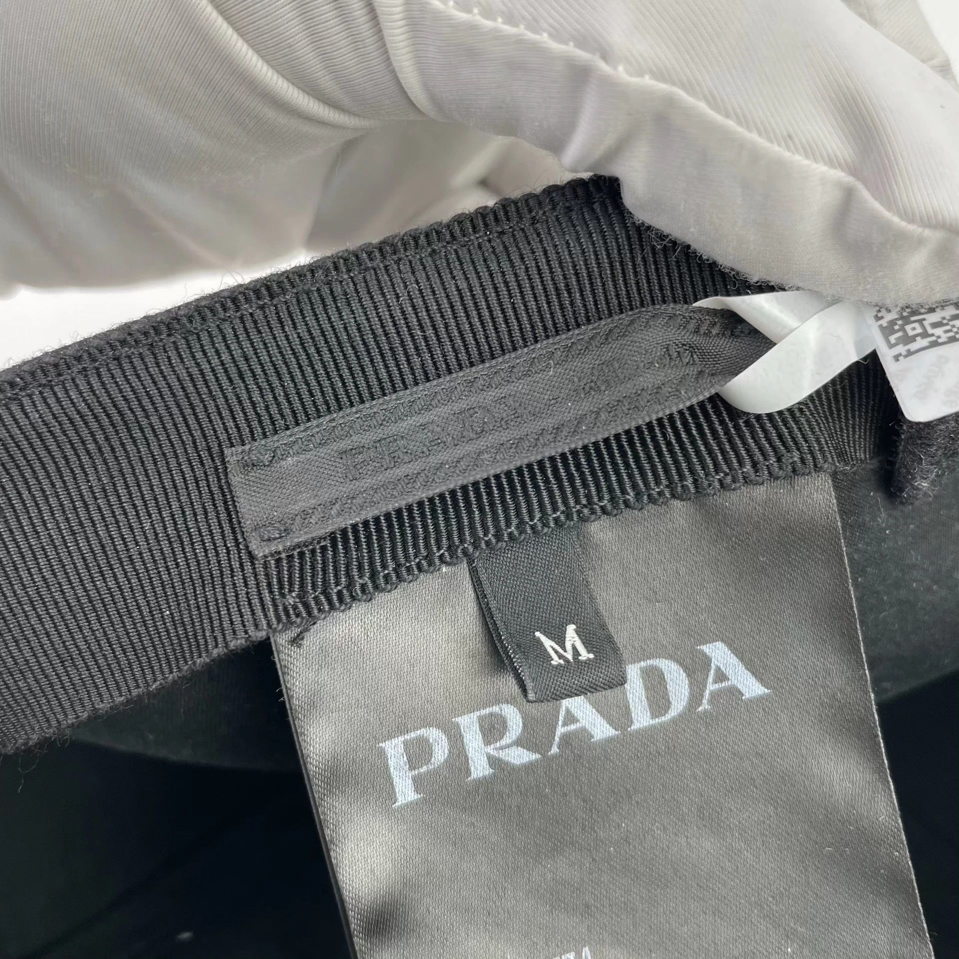 Prada PRADA Black Wool Cap Side 3 Steel Tags M Size ONE SIZE - 4 Thumbnail
