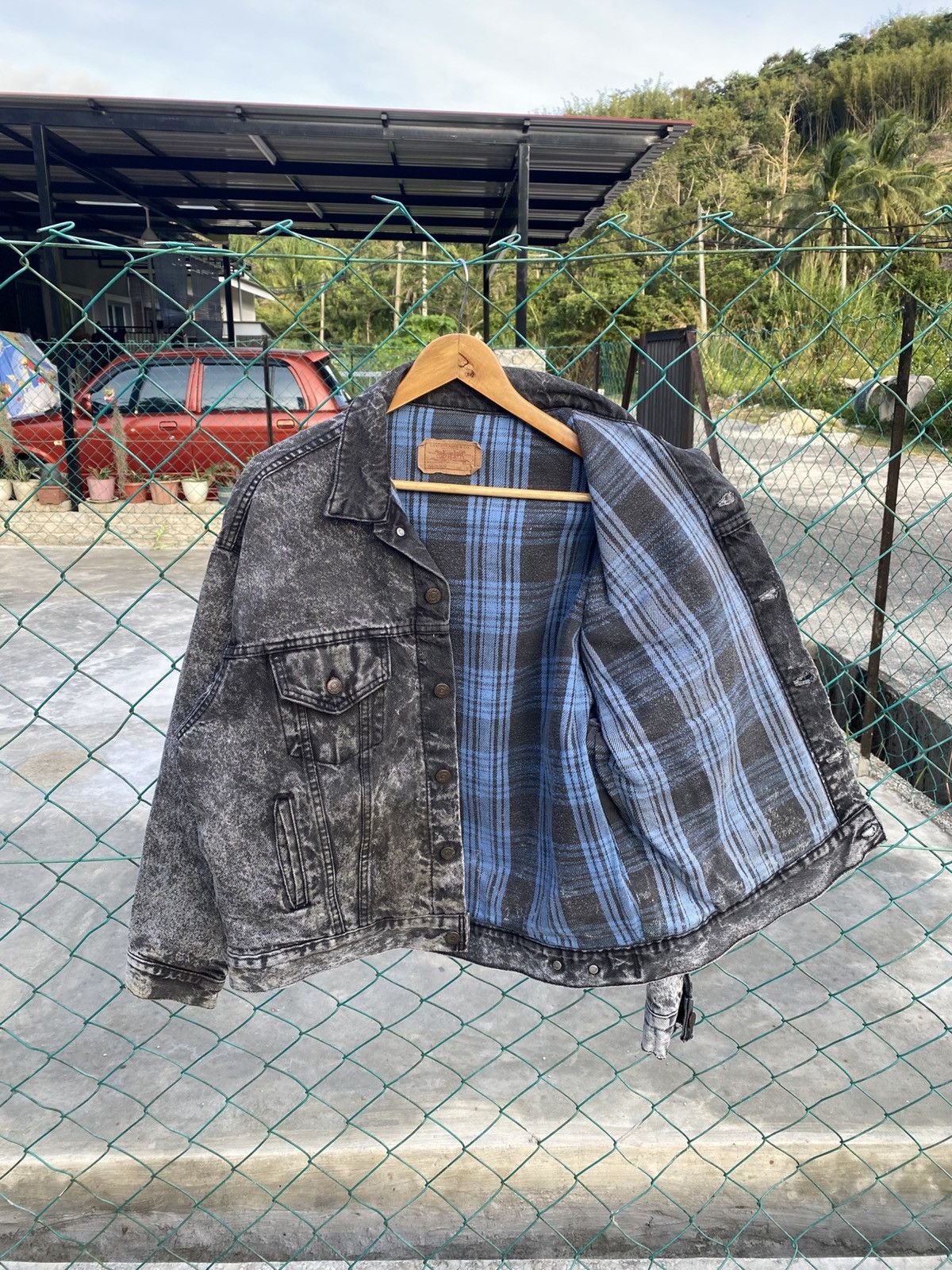 Levi's Vintage Levi’s galactic wash baggy trucker jacket Size US L / EU 52-54 / 3 - 3 Thumbnail