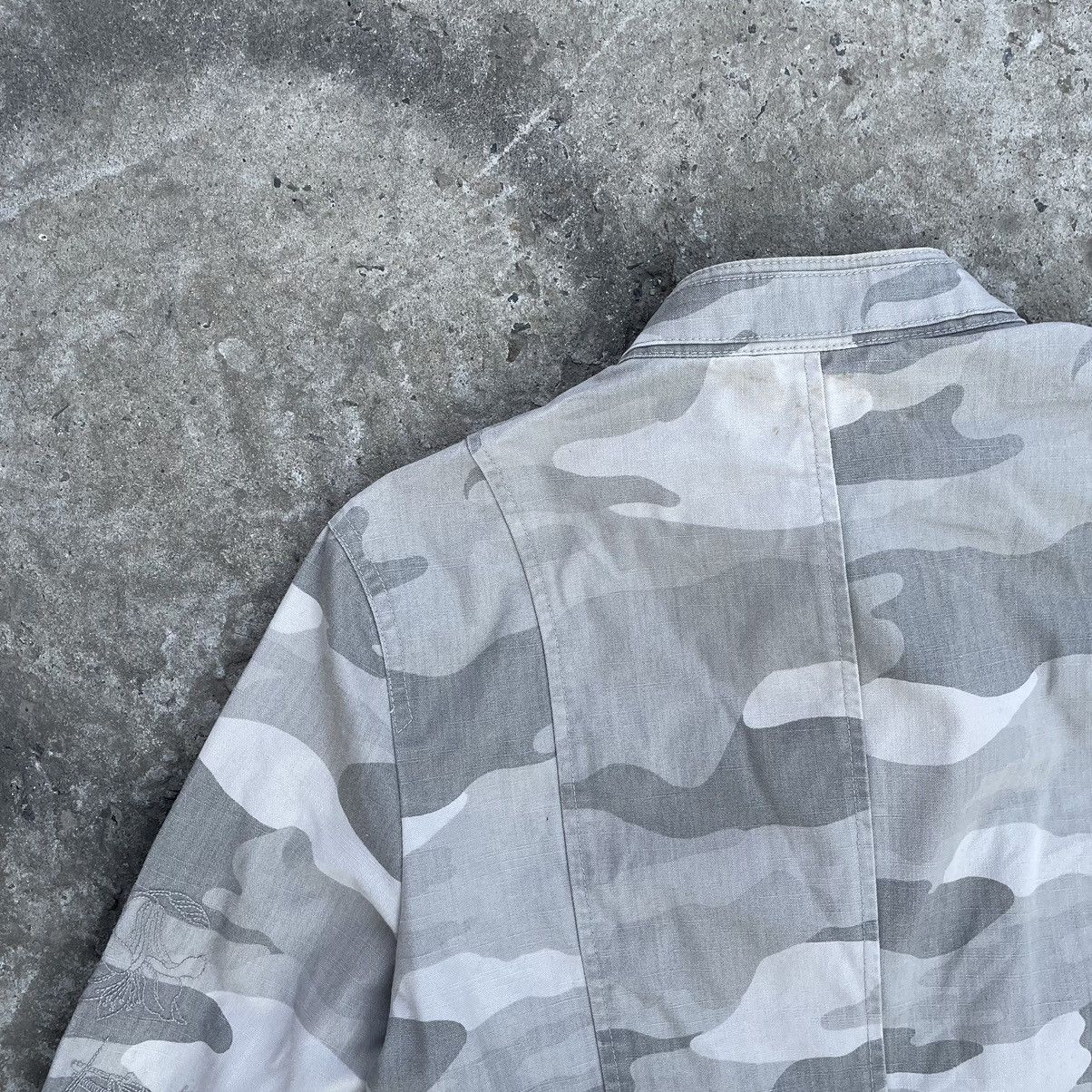 Japanese Brand Vintage Camo Japanese Style Light Jacket Y2K Style USA Size S / US 4 / IT 40 - 13 Thumbnail