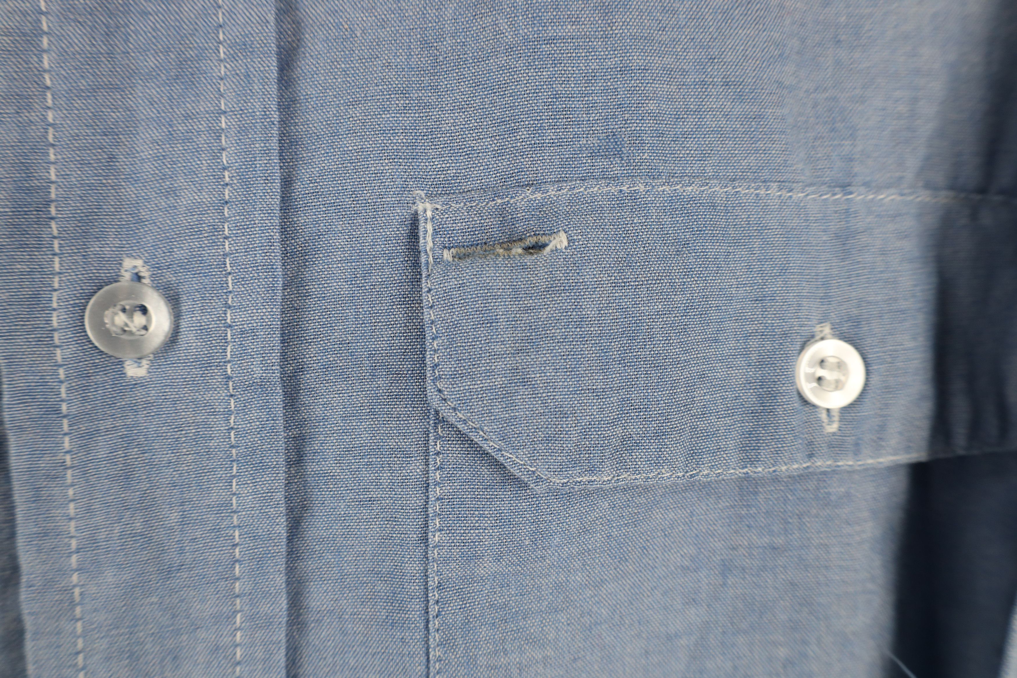 Vintage Vintage 90s Streetwear Chambray Workwear Button Shirt Blue Size US L / EU 52-54 / 3 - 4 Thumbnail