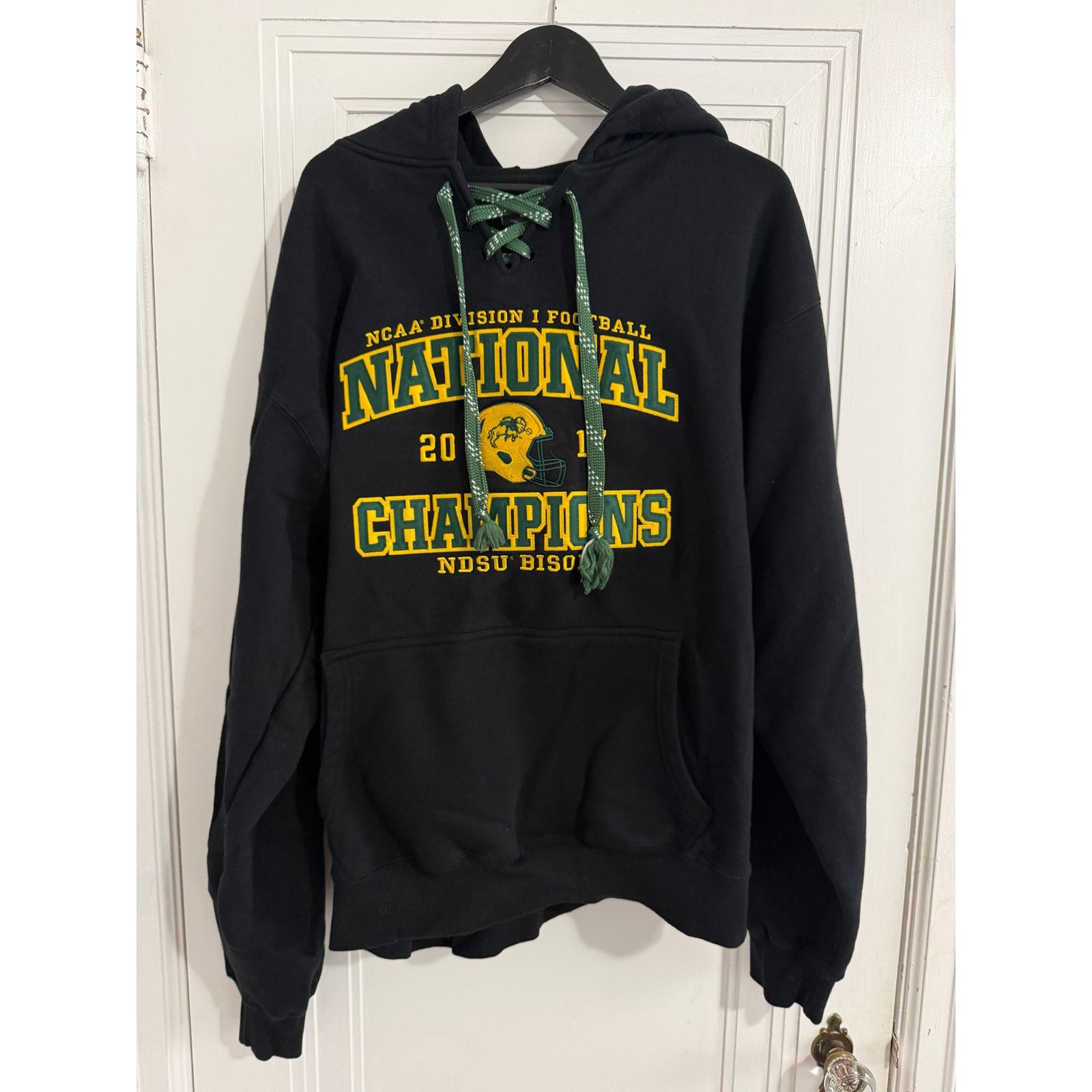 NCAA NDSU Bison 2017 National Champions Hoodie Size Large Size US L / EU 52-54 / 3 - 2 Thumbnail