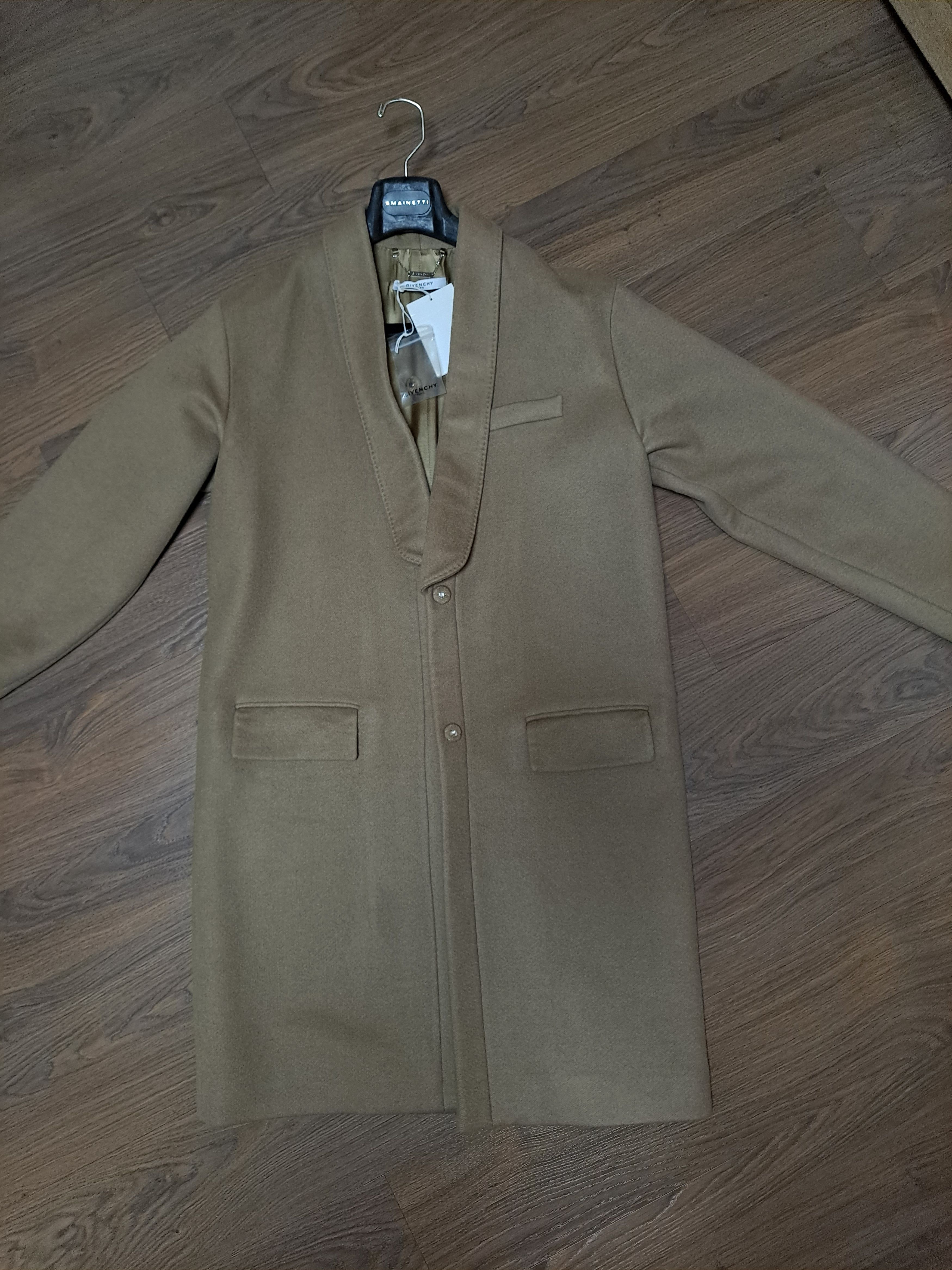 Givenchy NWT $5K Givenchy cashmere coat new with tag + spare button Size S / US 4 / IT 40 - 2 Thumbnail