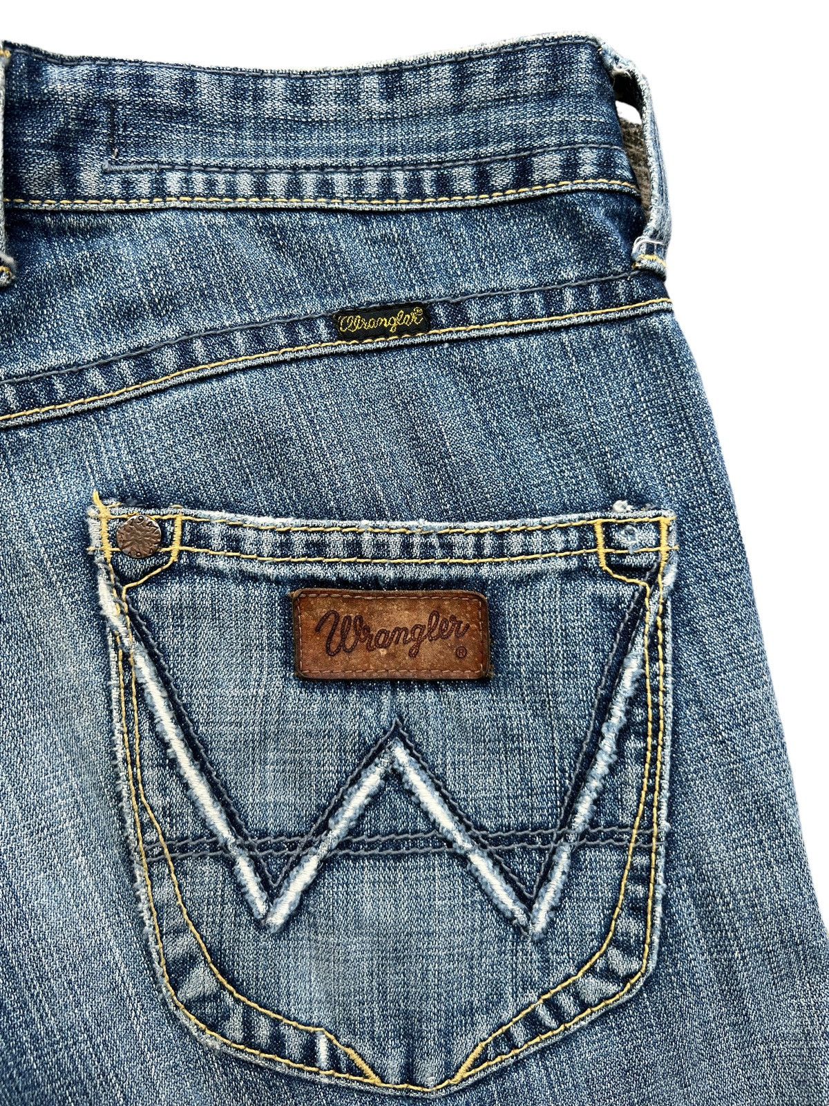 Wrangler Vintage Wrangler Distressed Patchwork Denim Jeans 33x34 Size US 33 - 12 Thumbnail