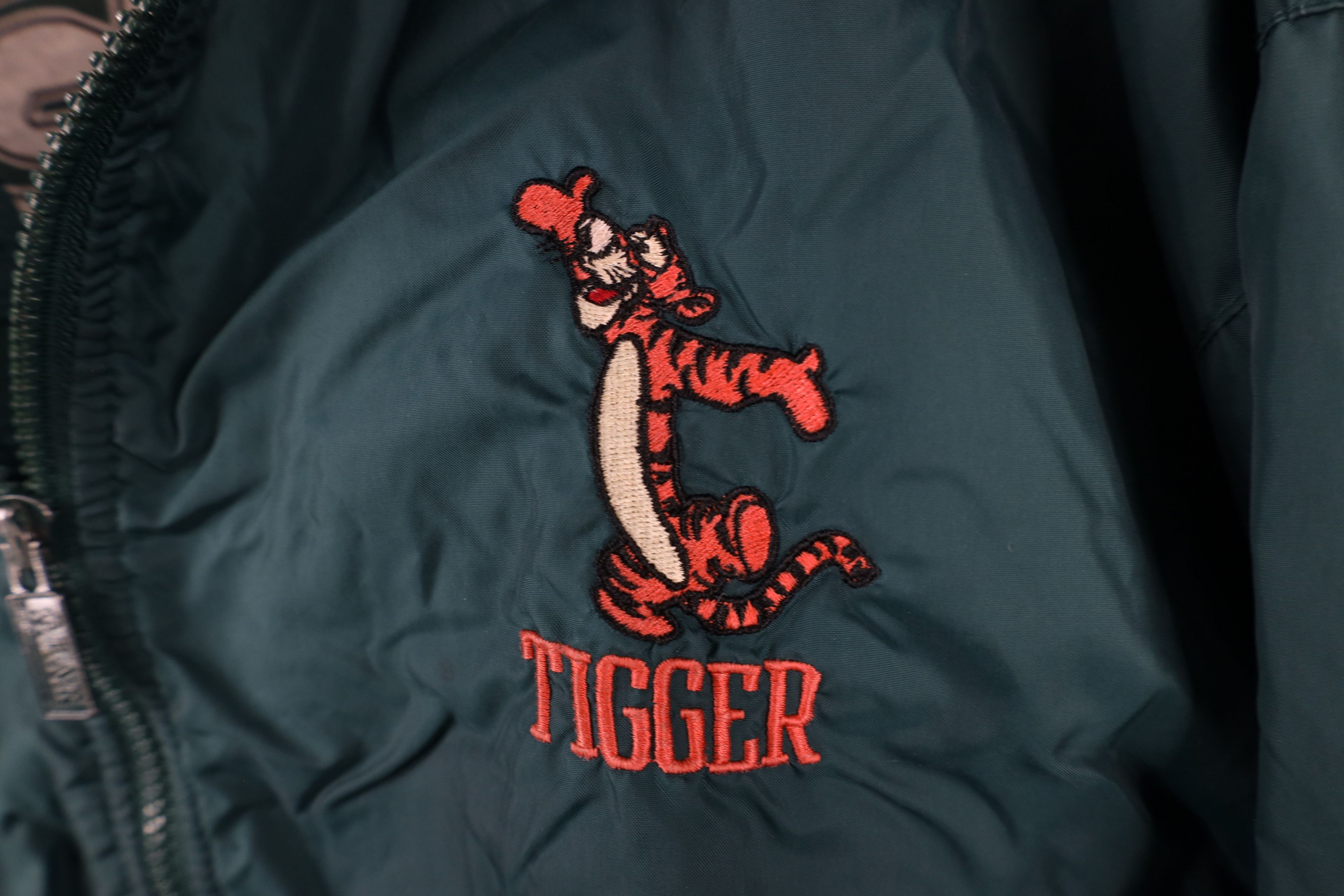 Disney × Vintage Vintage 90s Disney Winnie the Pooh Tigger Hooded Jacket Size US XL / EU 56 / 4 - 4 Thumbnail