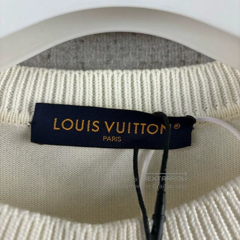 Louis Vuitton Louis Vuitton Solid Chest Pin Logo Print Crew Neck Short S Size US M / EU 48-50 / 2 - 4 Thumbnail