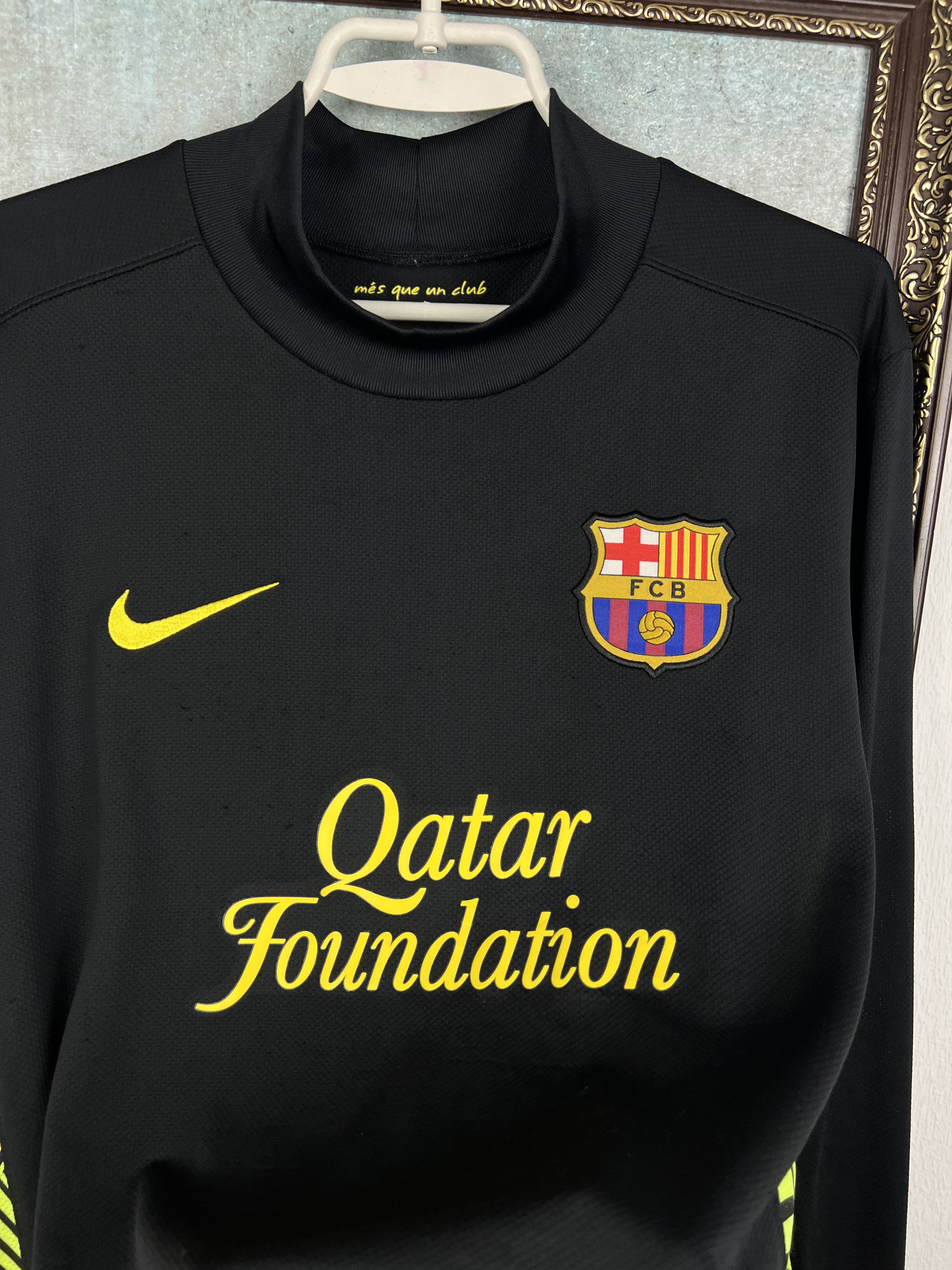 Nike Barcelona Goalkeeper football shirt Soccer Jersey Trikot Size US M / EU 48-50 / 2 - 3 Thumbnail
