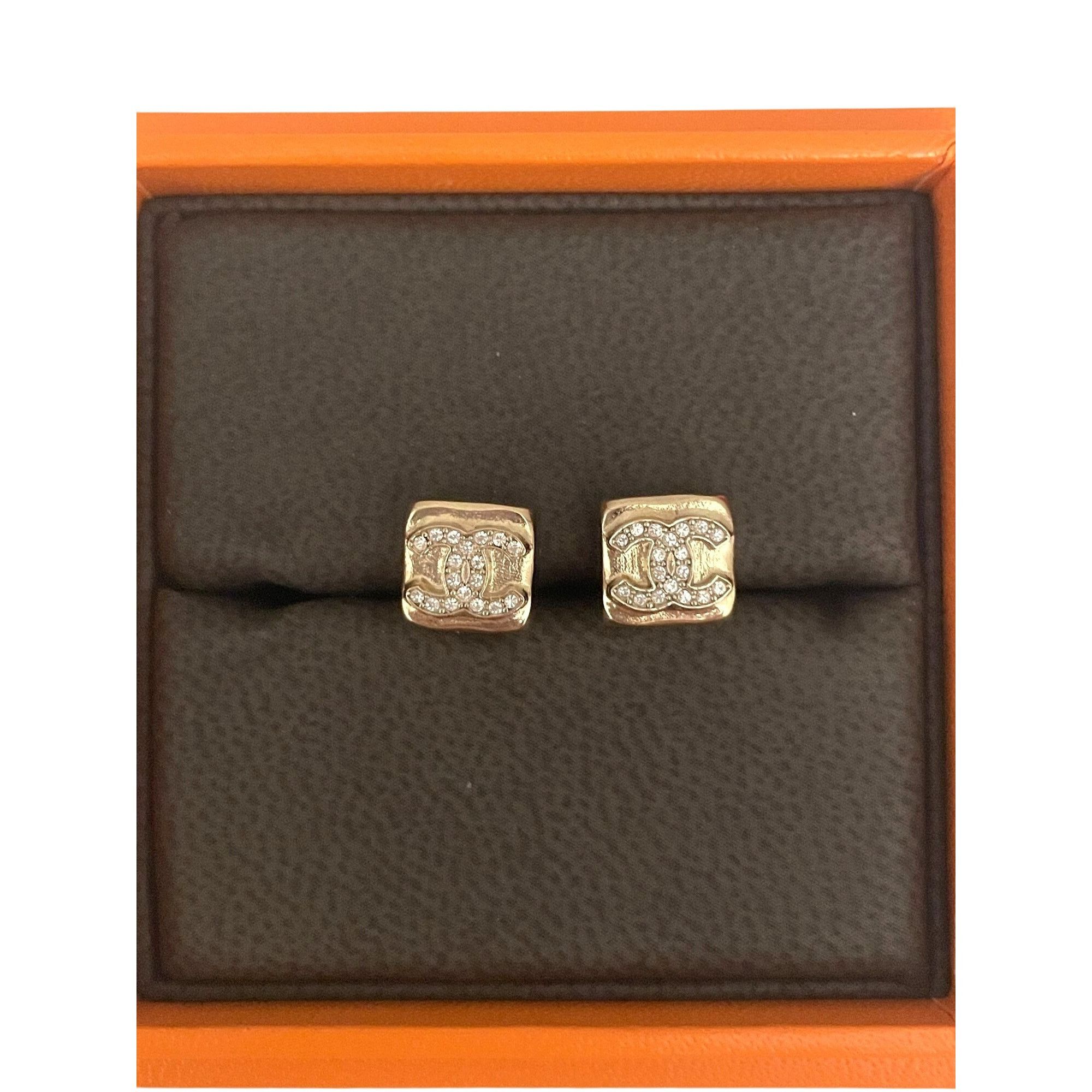 Chanel Chanel Gold-Tone Square Stud Earrings With Rhinestone CC Log Size ONE SIZE - 1 Thumbnail