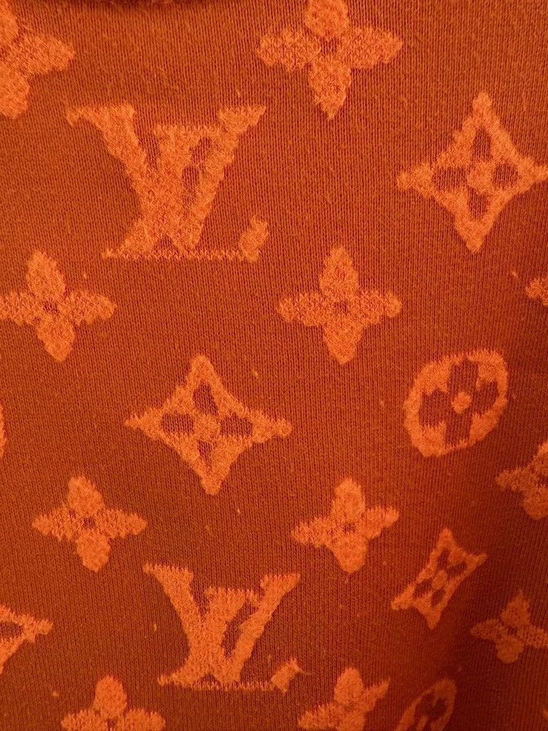 Louis Vuitton Louis Vuitton Orange flocked logo sweatshirt 2504-Nextarrow Size US M / EU 48-50 / 2 - 3 Thumbnail