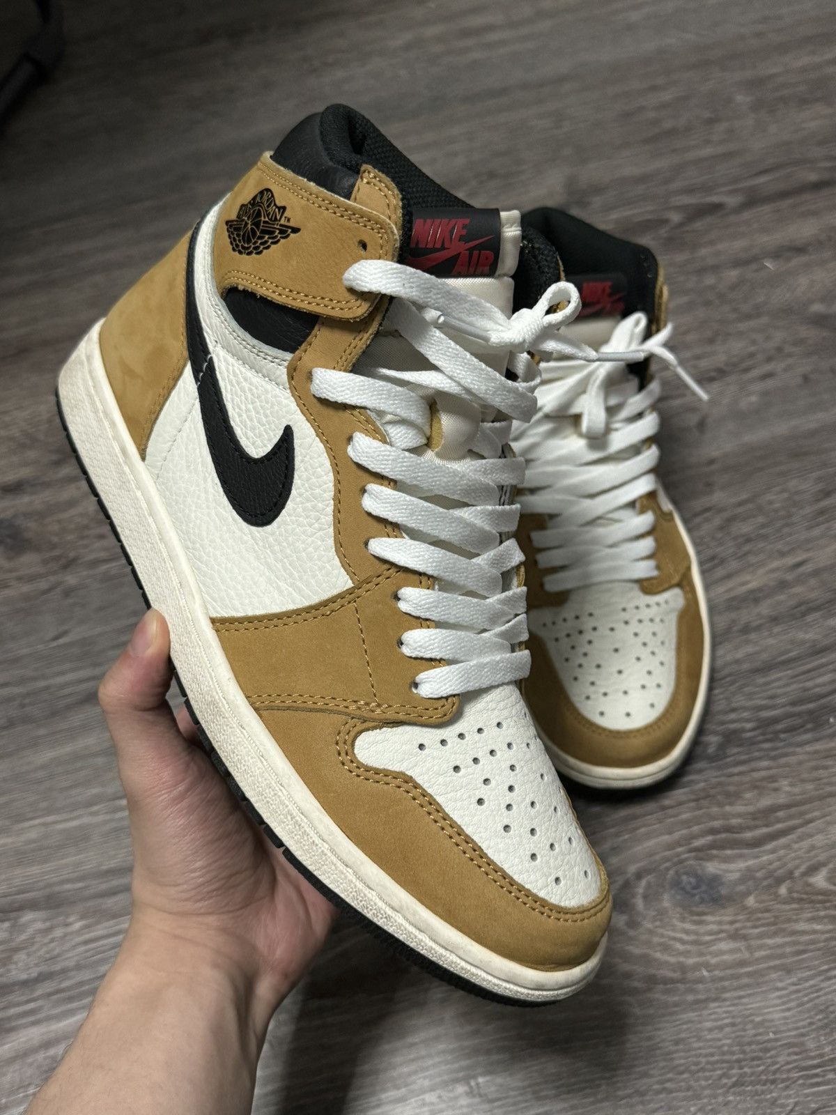 Jordan Brand Air jordan 1 retro high Rookie of the year Size US 8.5 / EU 41-42 - 9 Thumbnail
